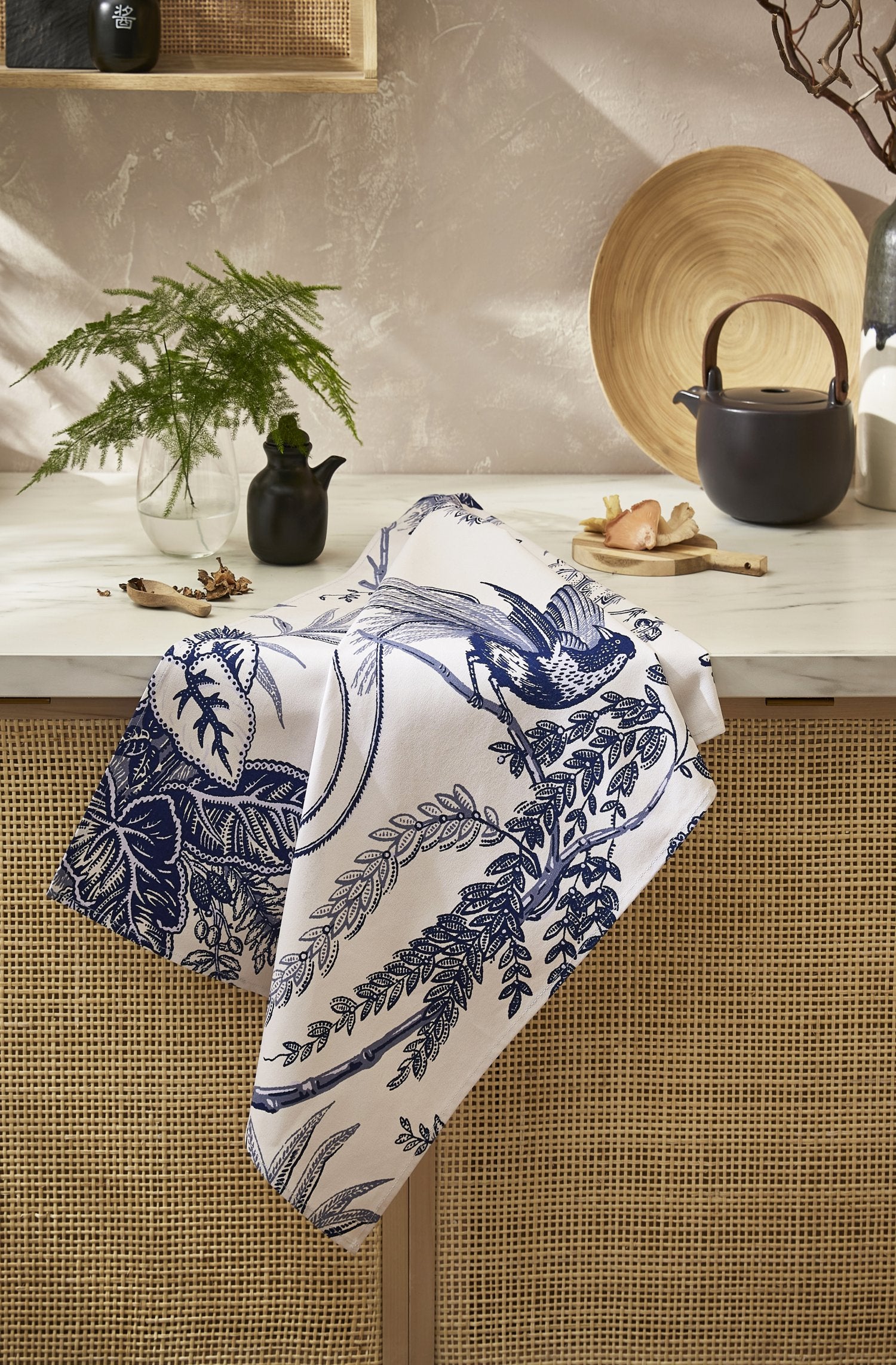 Ulster Weavers "Willow Toile", Printed cotton tea towel. - Home Landing