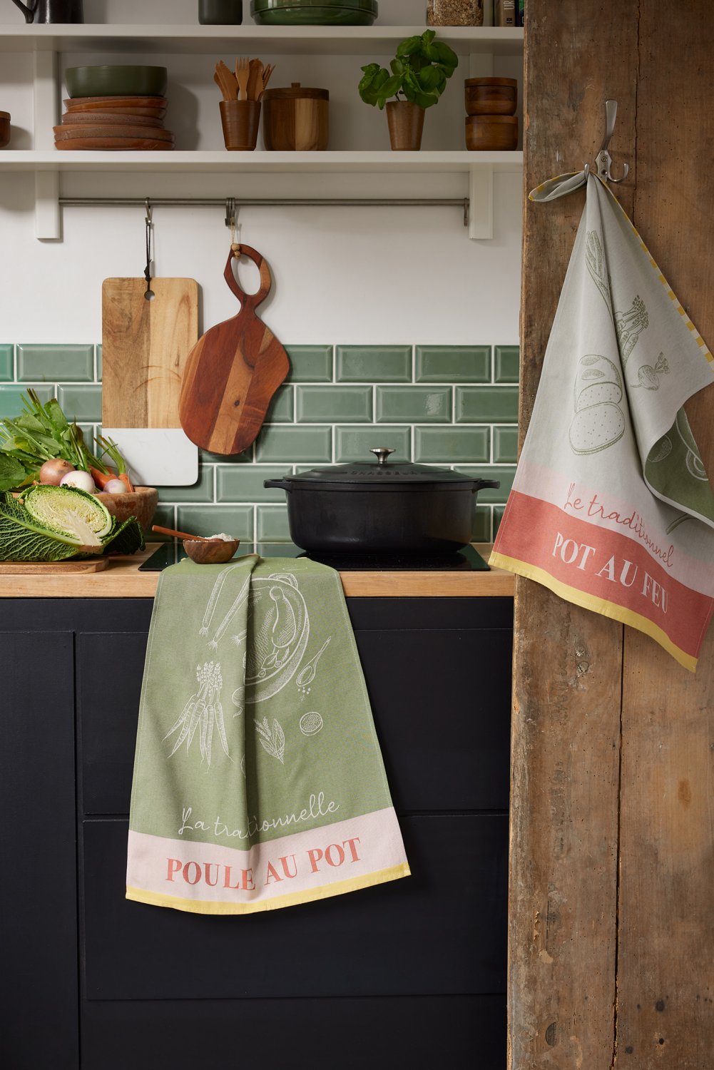 Coucke "L’Art de la Poule au Pot", Woven cotton tea towel. Designed in France.
