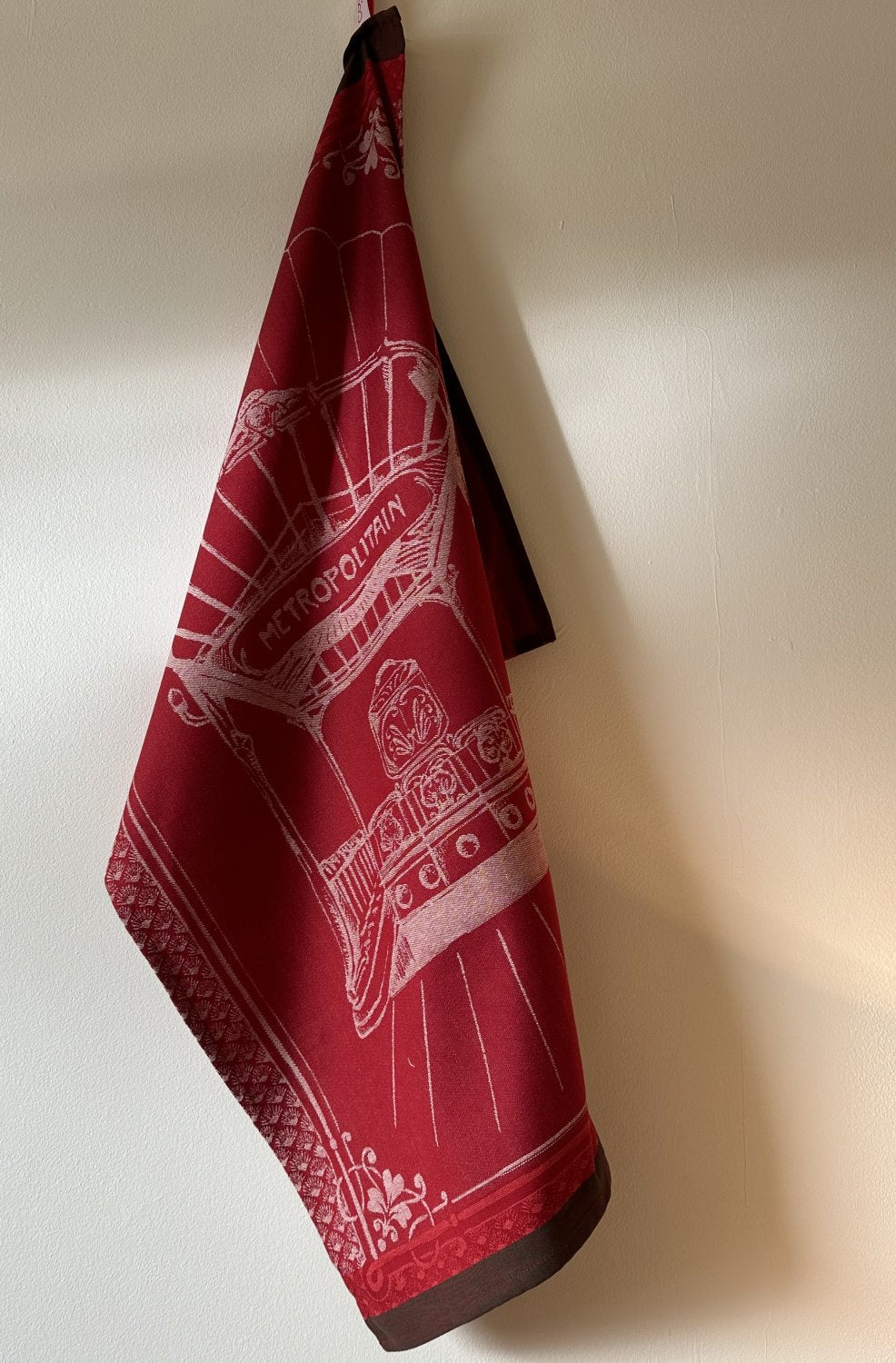 Coucke "Metro - Rouge", Cotton terry hand towel. Designed in France.