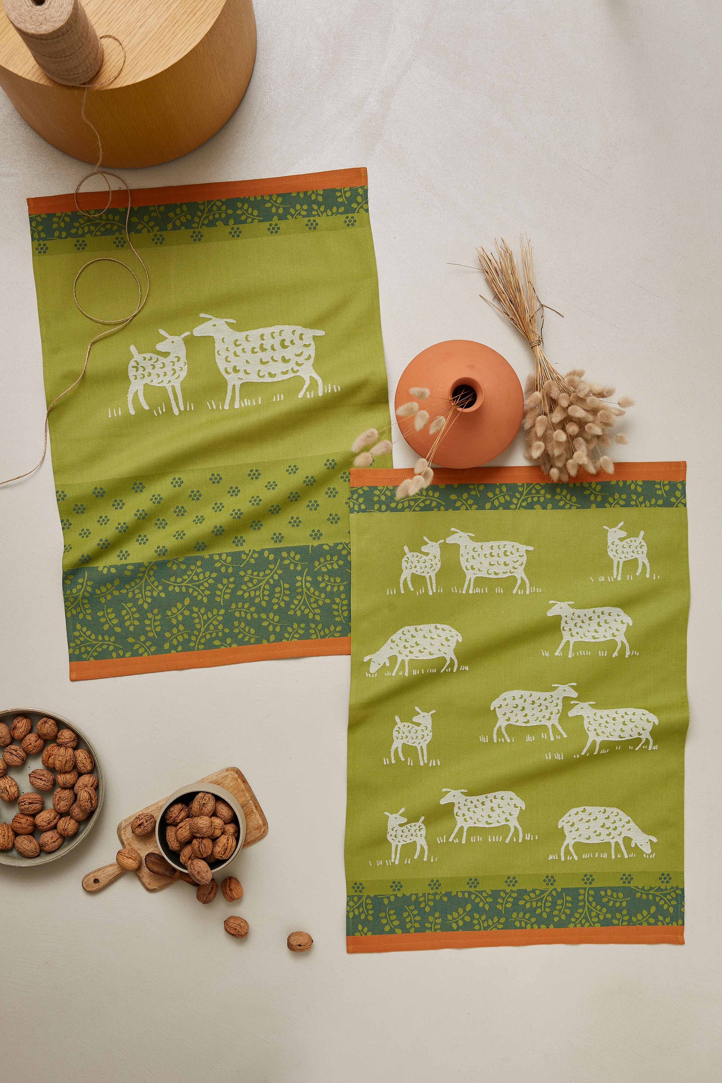 Coucke "Mouton", Woven cotton tea towel. Designed in France.