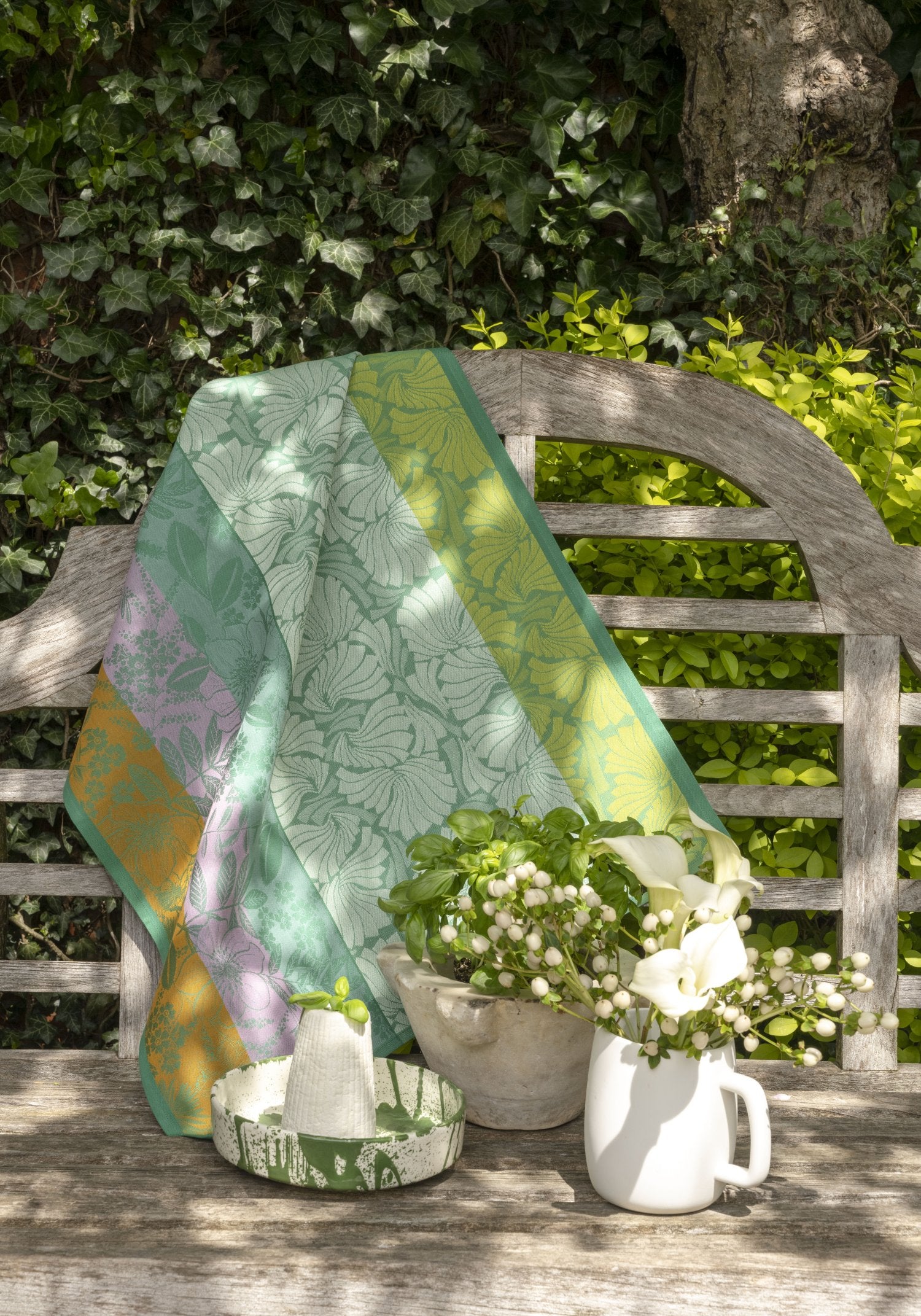 Jacquard Francais "Cottage" (Green), Woven cotton tea towel. Made in France.