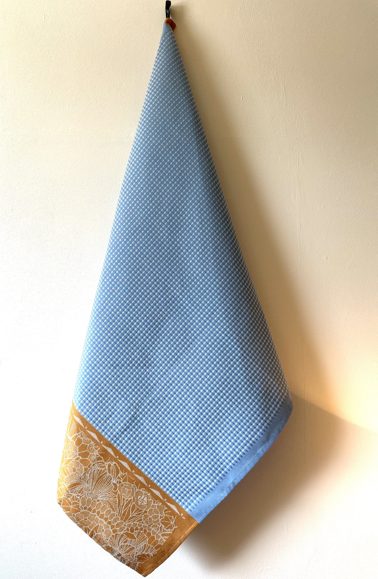 Jacquard Francais "Salade d’Ete" (Blue), Woven cotton hand towel. Made in France.