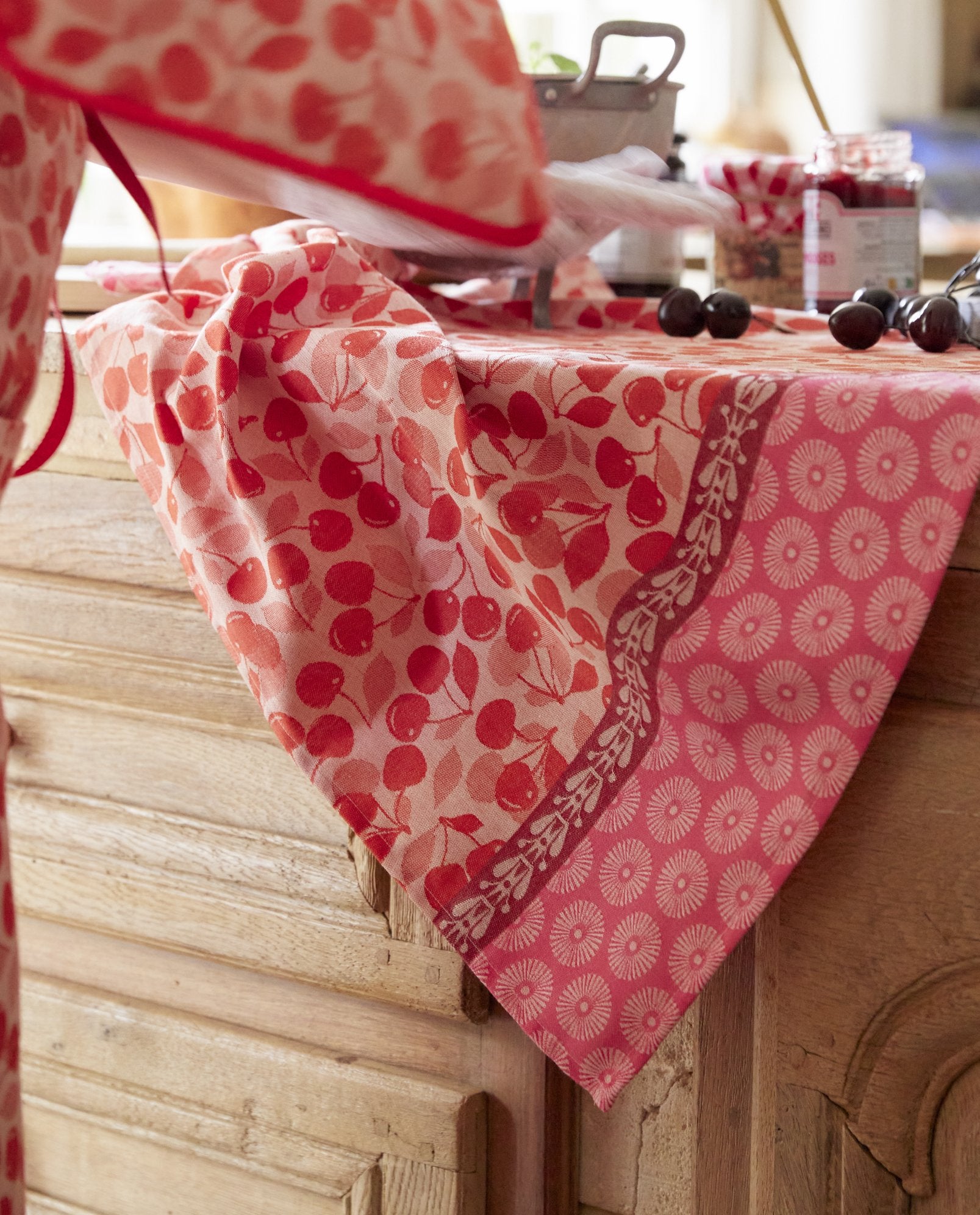 Jacquard Francais "Cerises" (Red), Woven cotton tea towel. Made in France.