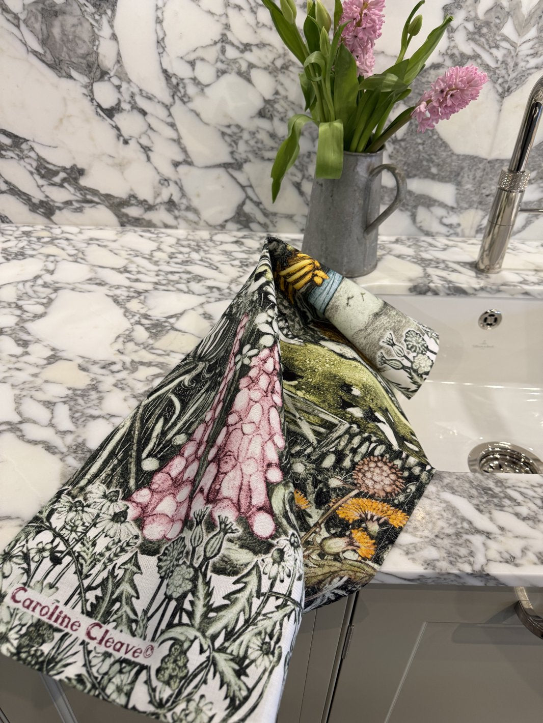 Emma Ball "Caroline Cleave Country Life", Pure cotton tea towel. Printed in the UK.