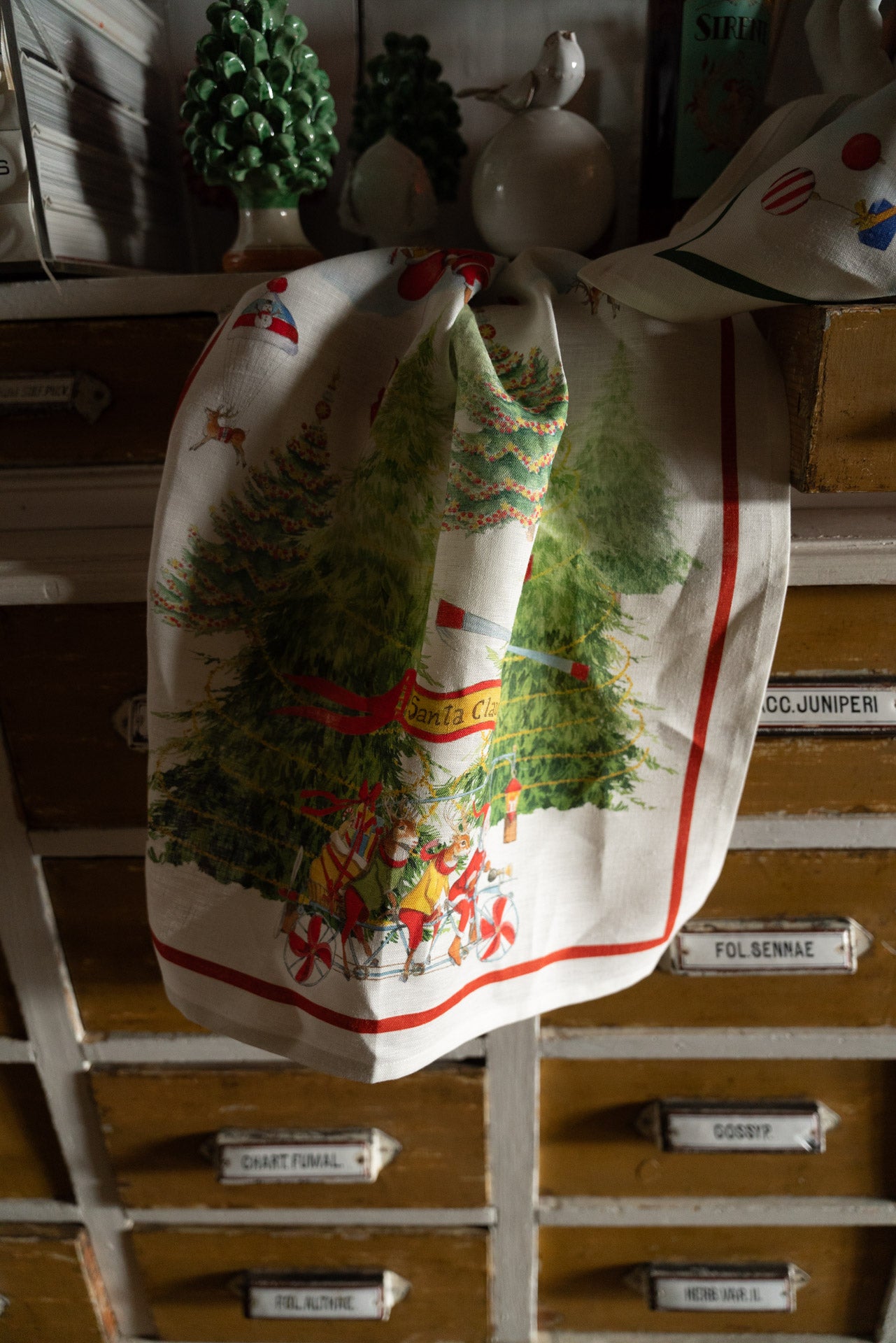 Tessitura Toscana Telerie, “Air Christmas - Red”, Pure linen printed tea towel.