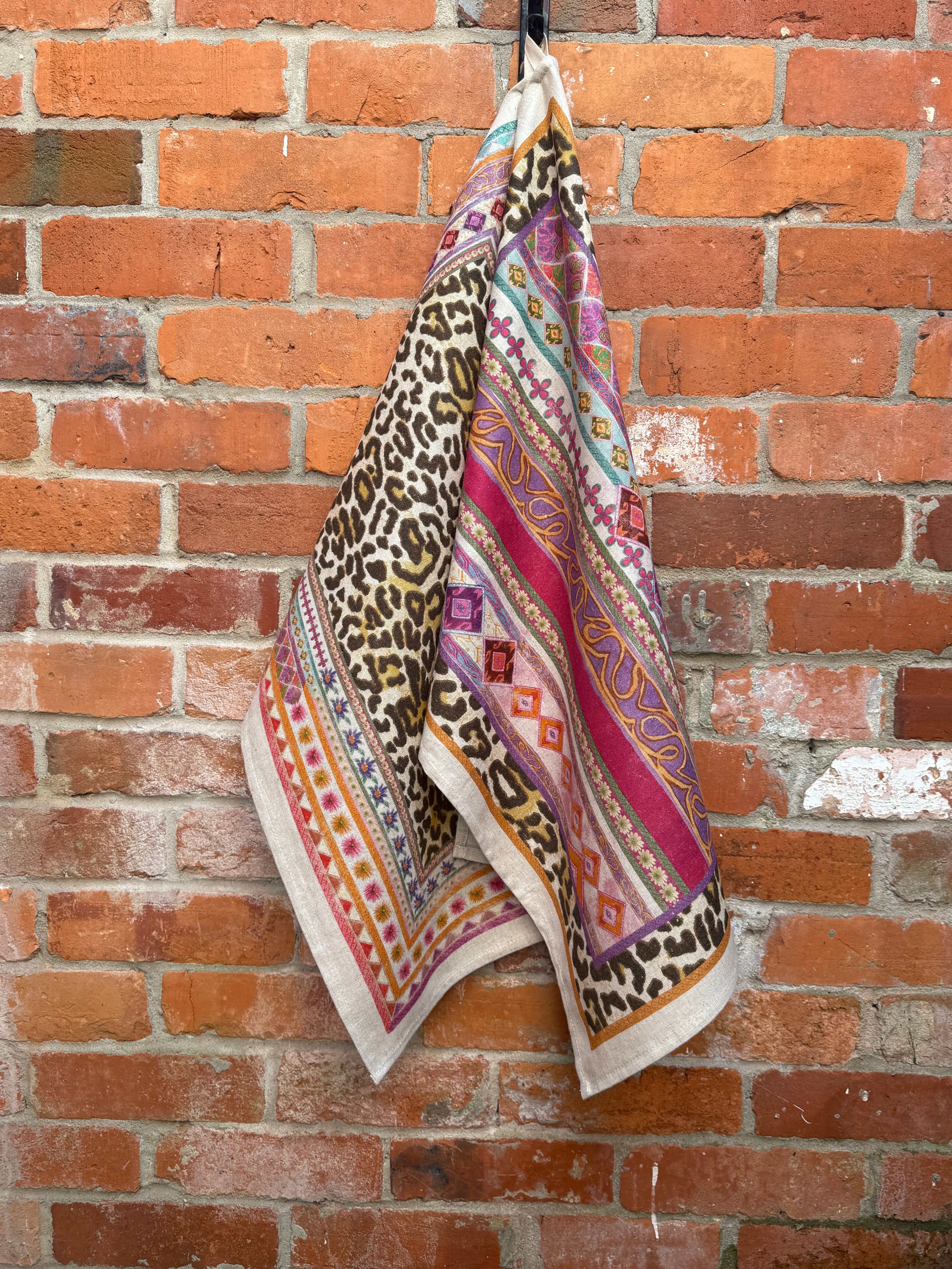Tessitura Toscana Telerie, “Jurta Stripe”, Linen union printed tea towel.