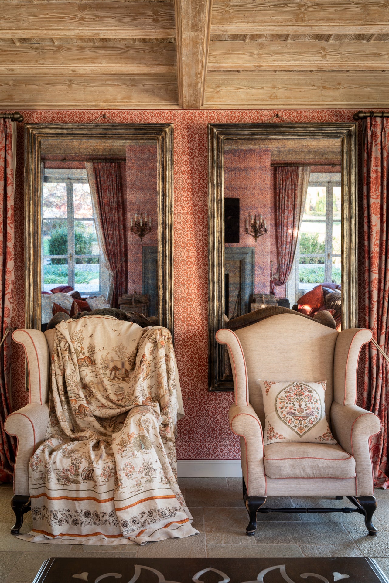 Tessitura Toscana Telerie, “Mudra Mezzero”, Printed linen throw.