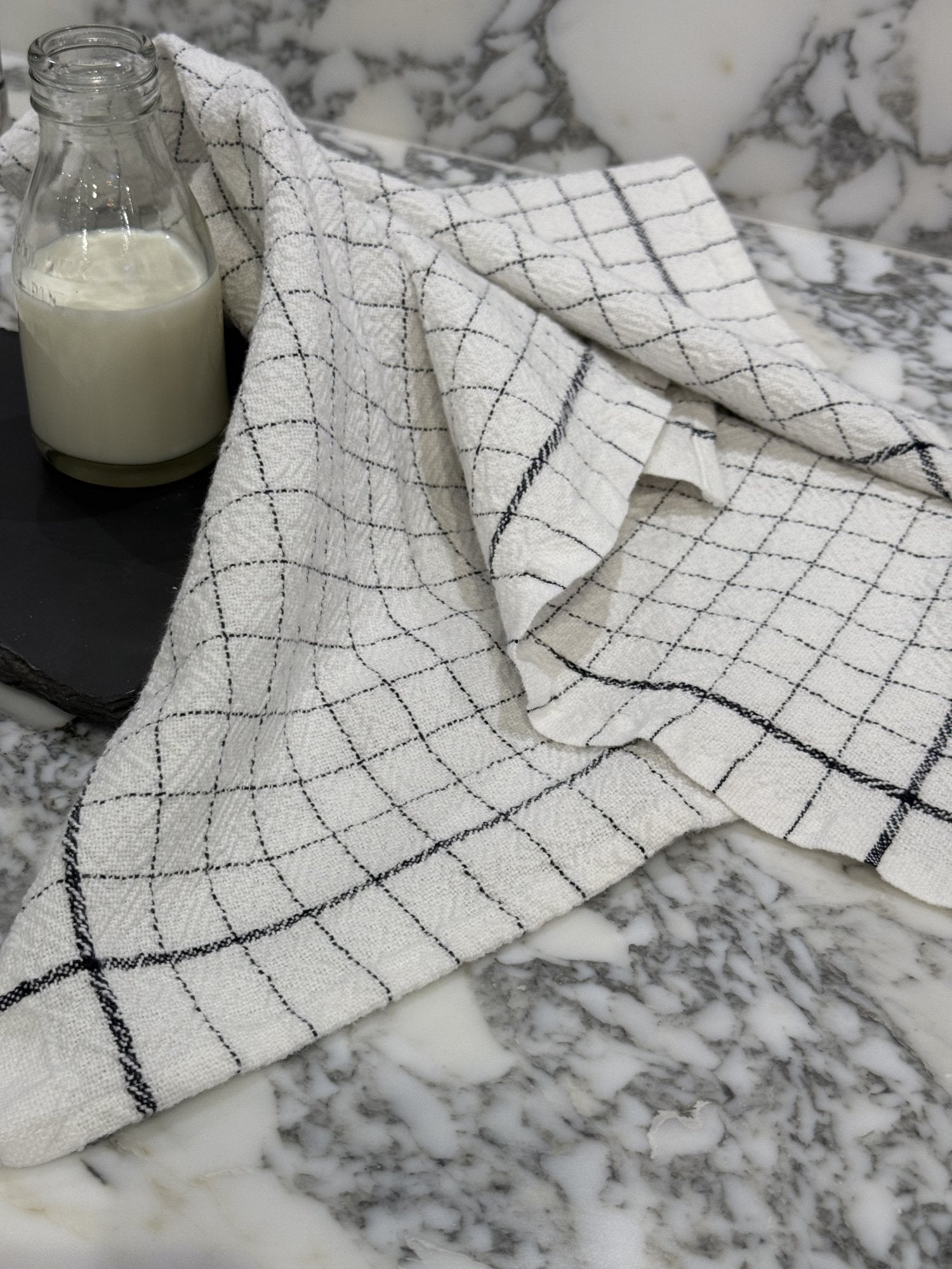 Charvet Editions "Recycle" (Blanc), Linen & cotton tea towel. Made in France.