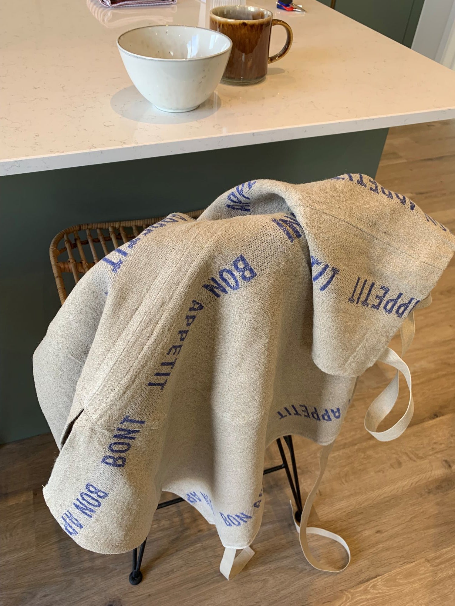 Charvet Editions "Bon Appetit" (Blue), Natural linen apron. France
