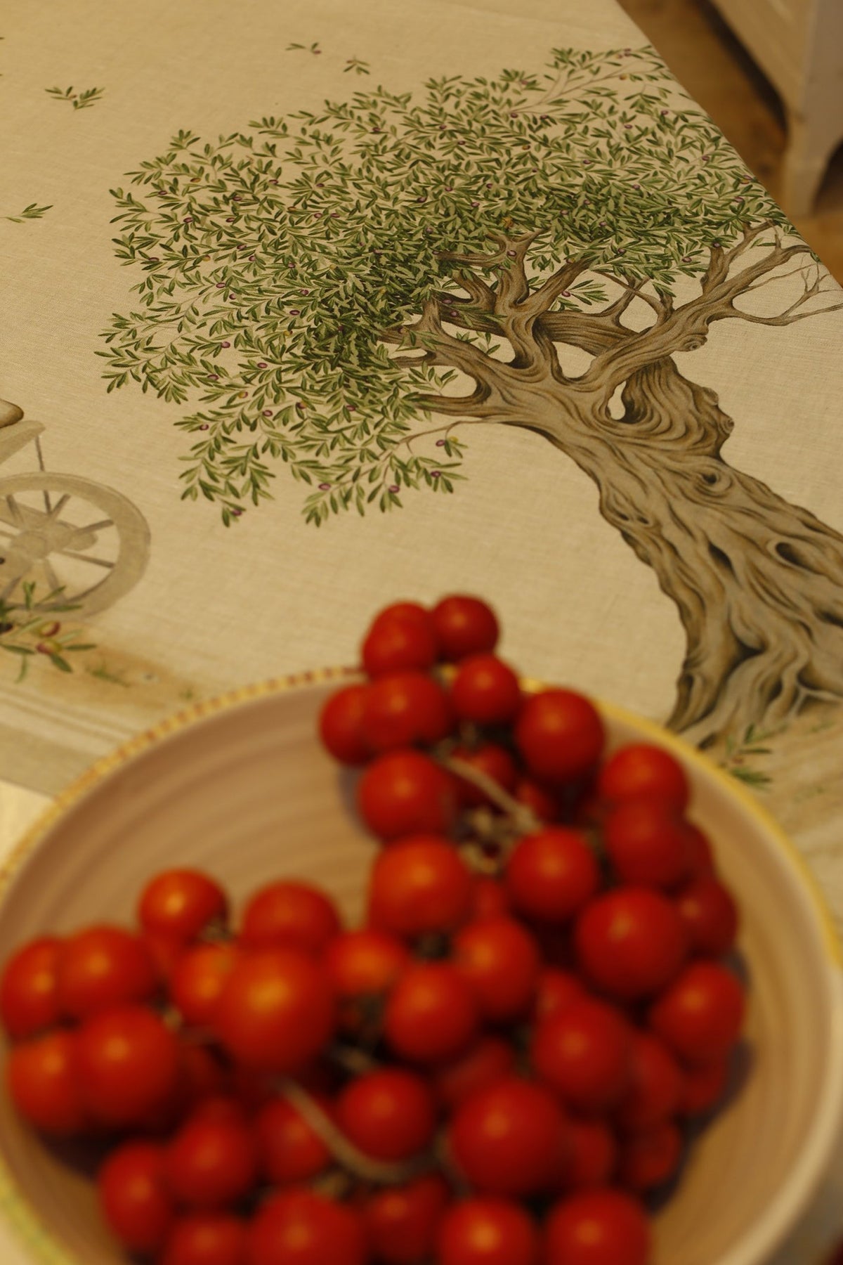 Tessitura Toscana Telerie, “D.O.P. - Verde”, Pure linen printed tea towel.