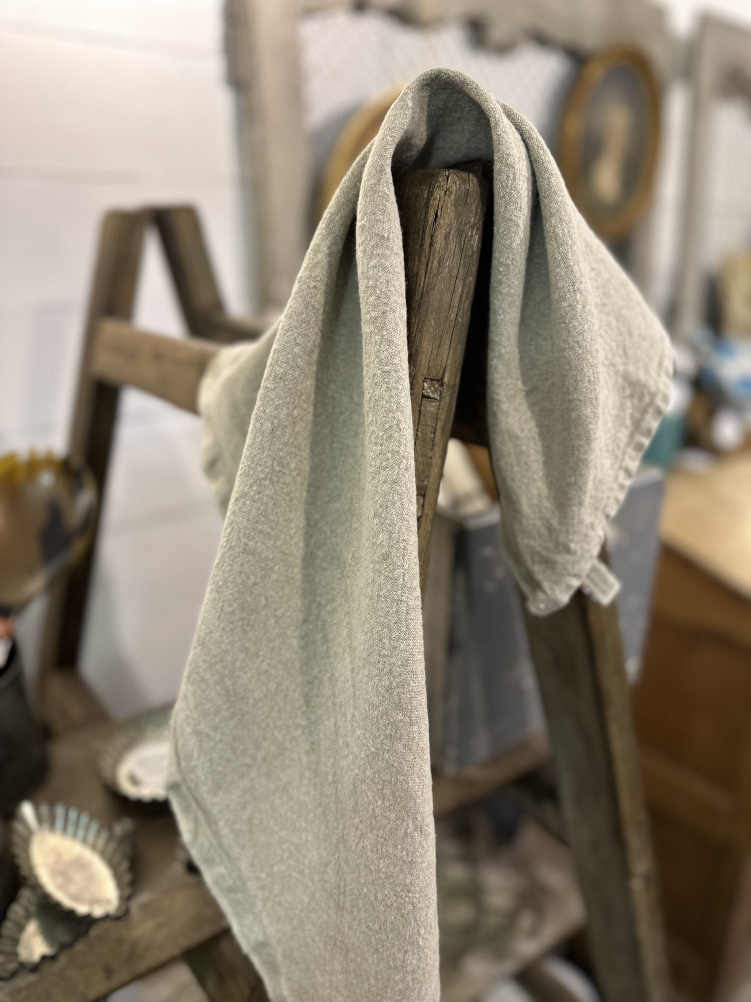 Charvet Editions "Doudou Plain" (Natural), Natural woven linen tea towel. Made in France. - Home Landing