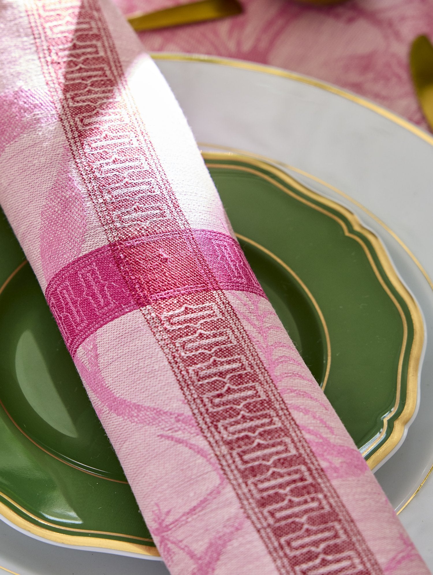 Jacquard Français "A L’Orangerie (Yellow), Woven linen table runner. France.