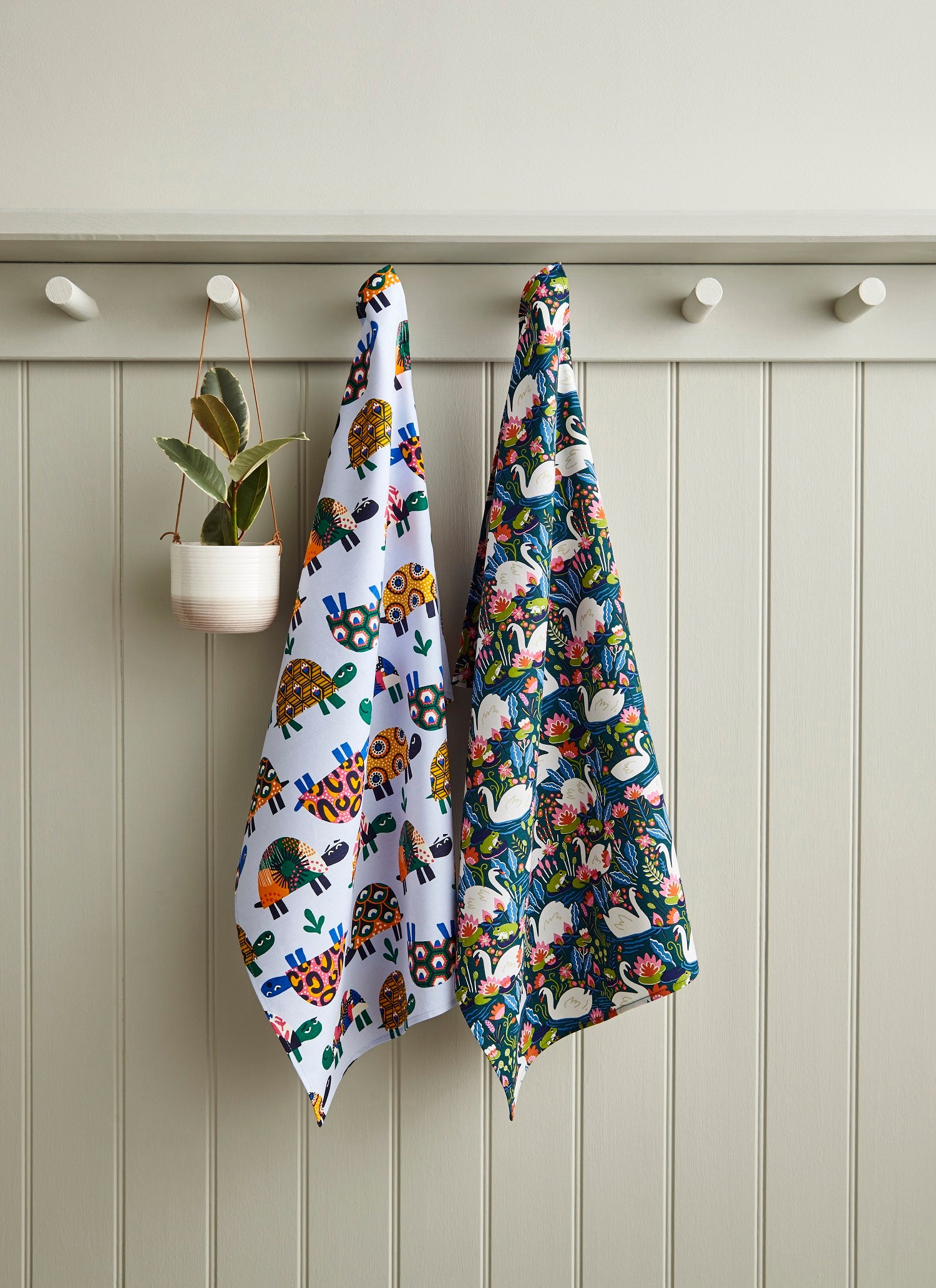 Ulster Weavers, "Turtles", Pure cotton printed tea towel. - Home Landing