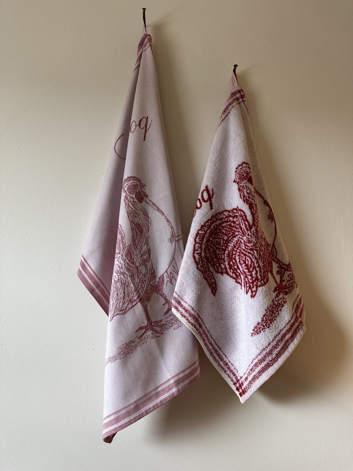 Coucke "Coq - Rouge", Woven cotton tea towel. Designed in France.