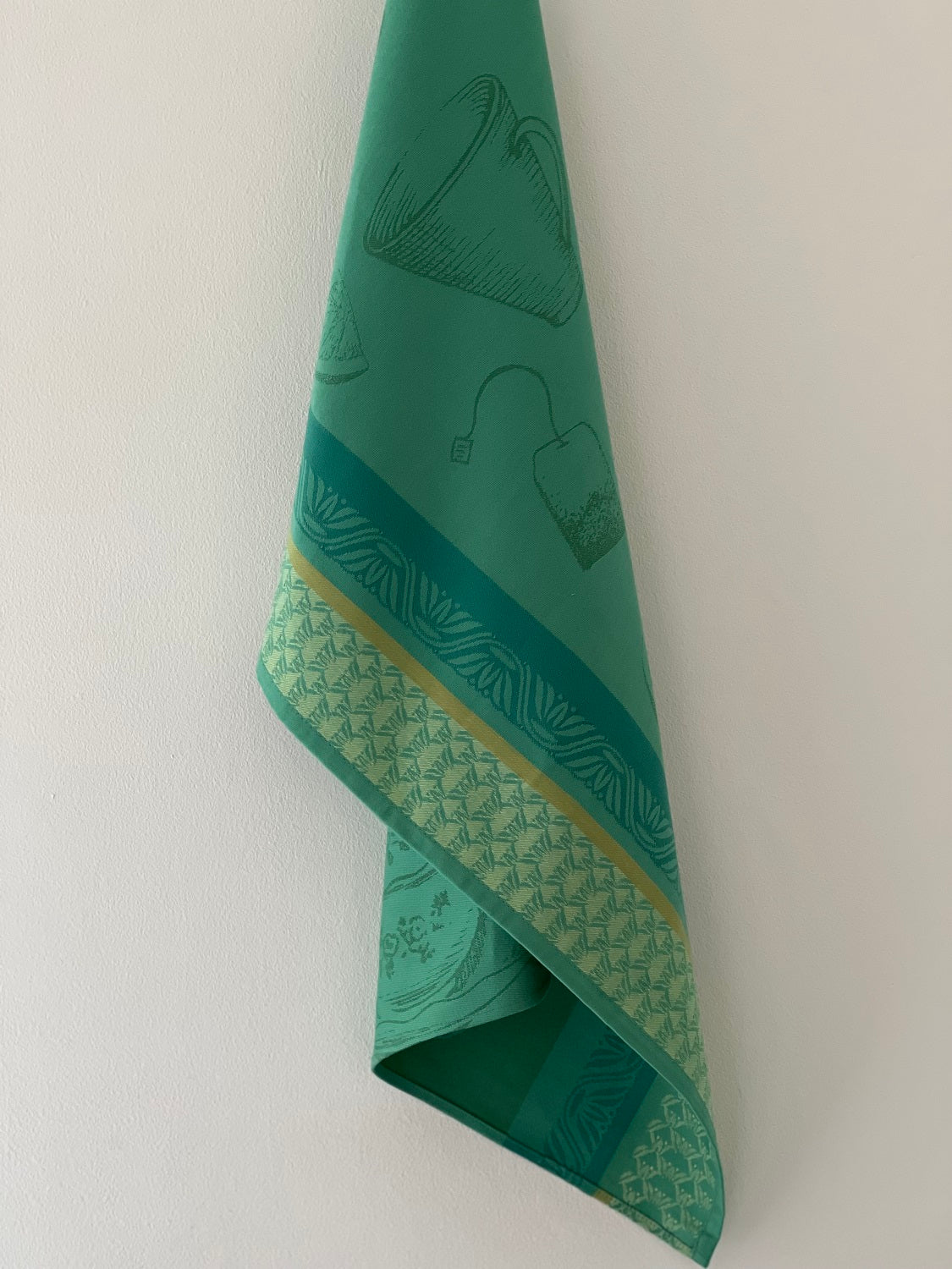 Coucke “Meli Melo Thé", Woven cotton tea towel. Designed in France.