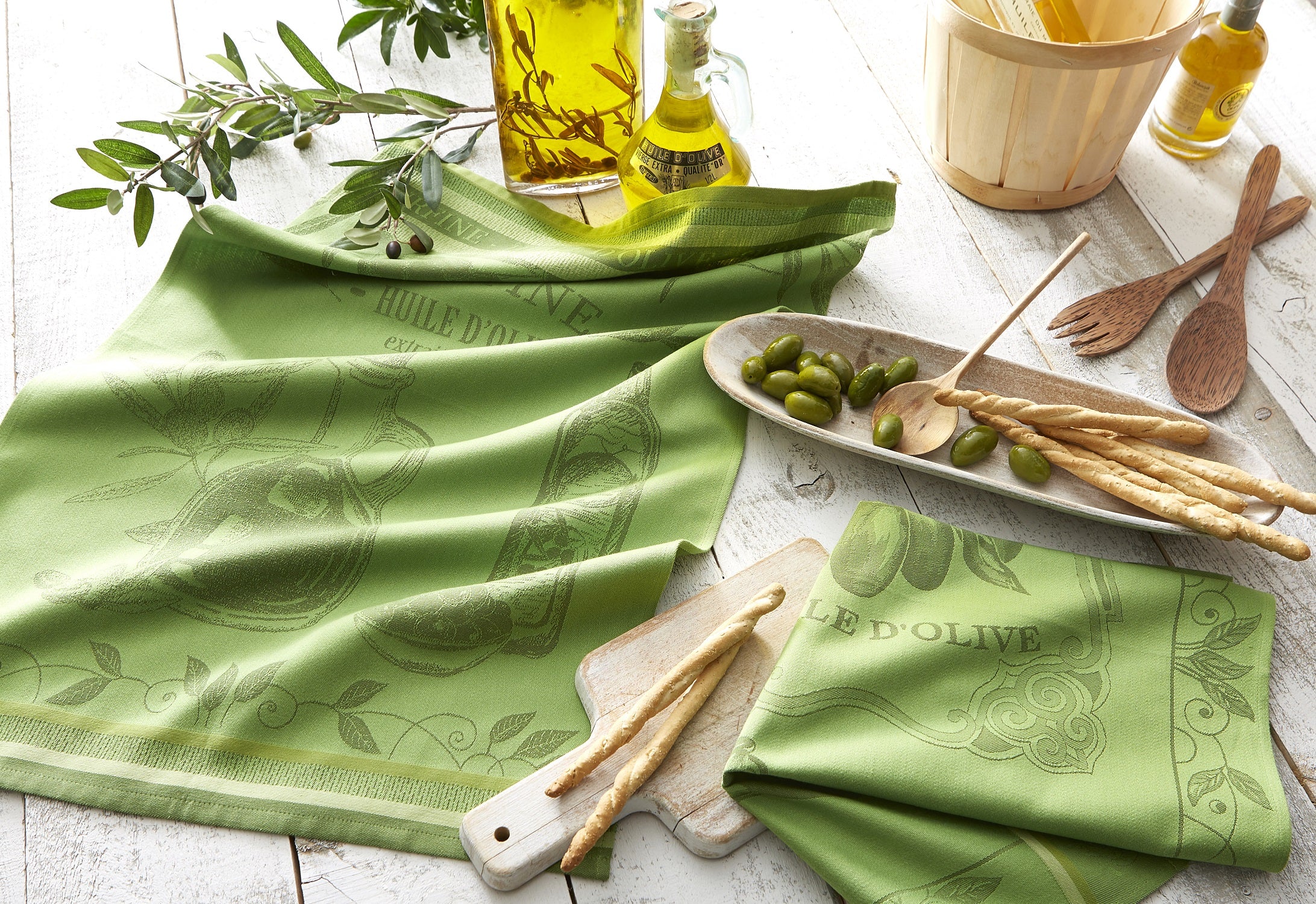 Coucke “Huile Surfine Verte", Woven cotton tea towel. Designed in France.