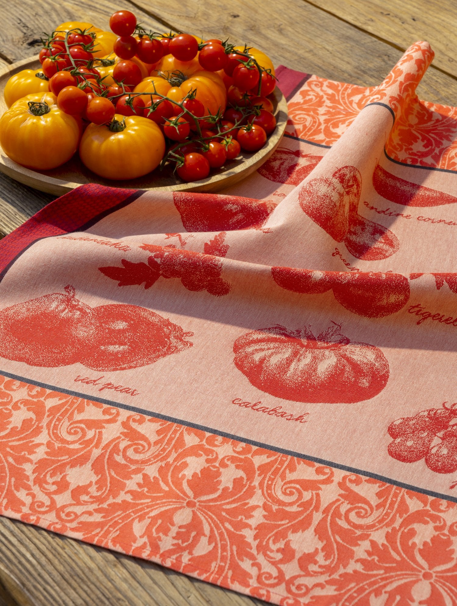 Jacquard Francais "Tomatoes" (Red), Woven cotton tea towel. Made in France