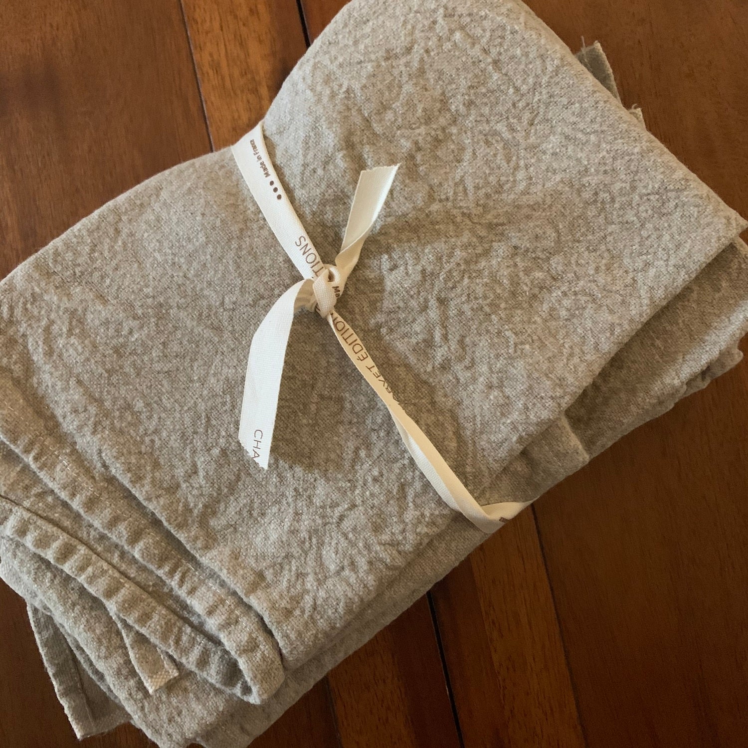 Charvet Éditions "Doudou Plain" (Natural), Natural woven linen tea towel. Made in France. - Home Landing