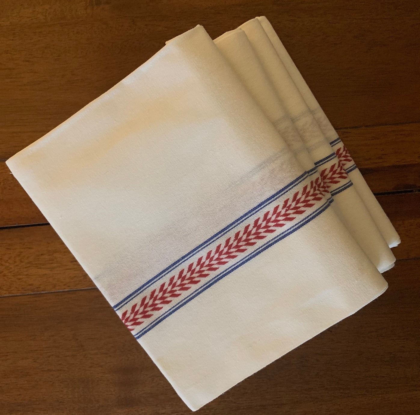 Charvet Éditions "EPI - Red", white woven cotton tea towel. Made in France. - Home Landing