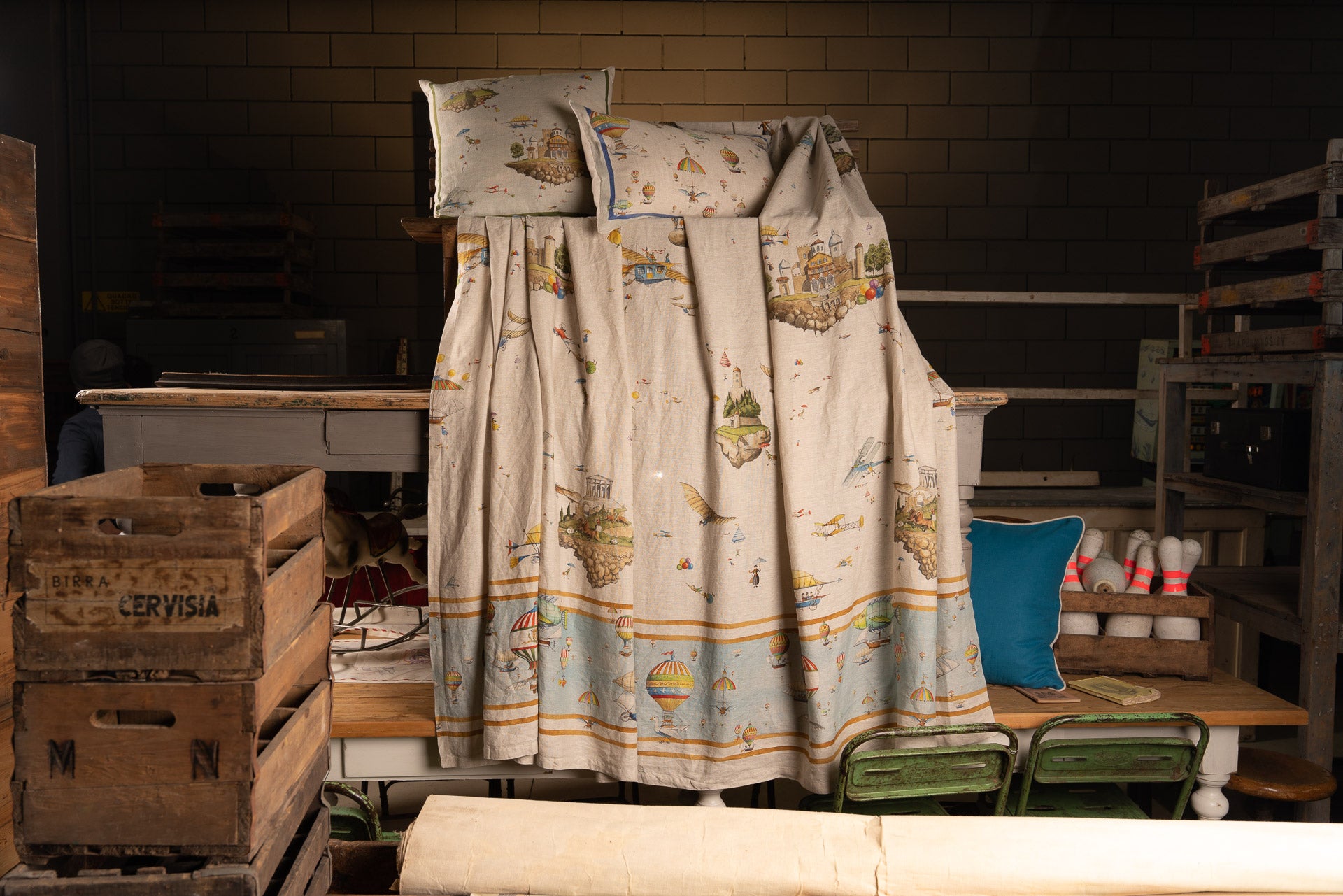 Tessitura Toscana Telerie, “Flyby Mezzero”, Printed linen throw.