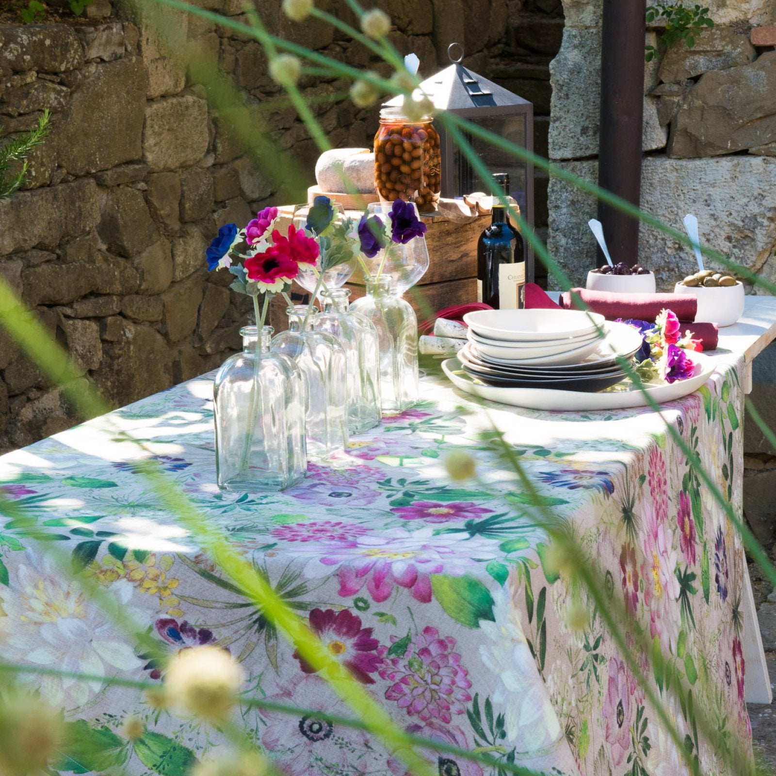 Tessitura Toscana Telerie, “La Vie en rose”, Pure linen printed table runner. - Home Landing