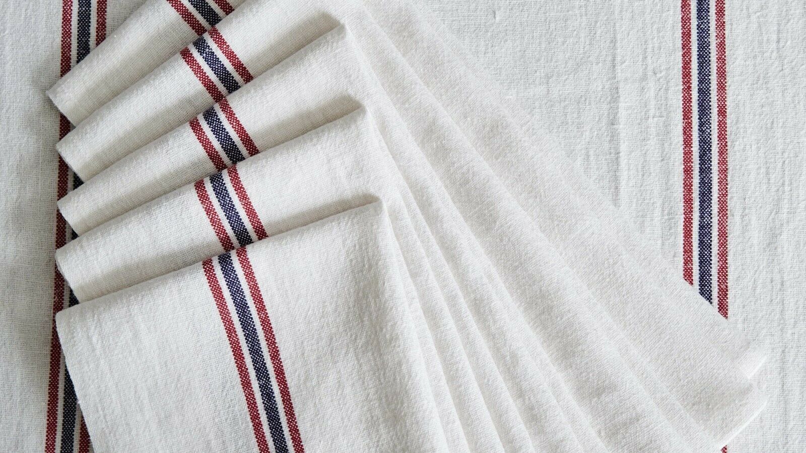 Charvet Éditions "Drapeau - Blanchi", White woven linen tea towel. Made in France. - Home Landing