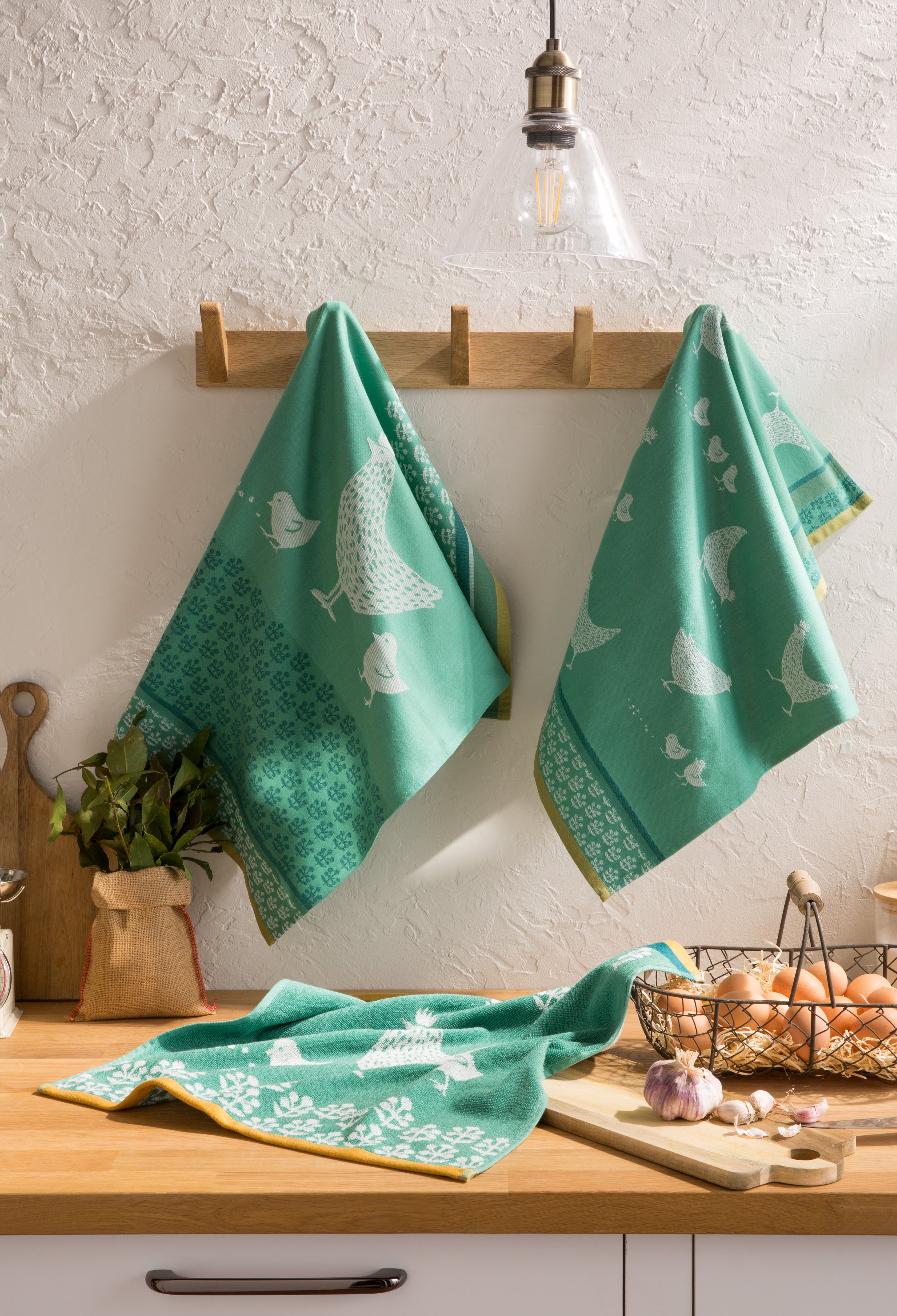 Coucke "Cocotte-Vert", Cotton terry hand towel. Designed in France.