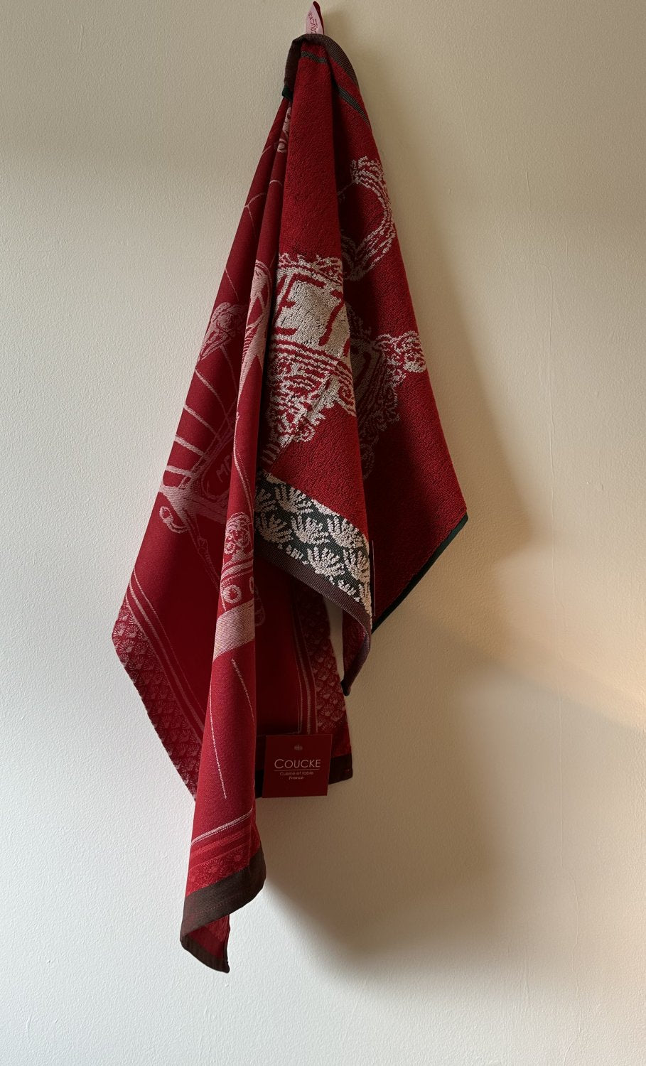 Coucke "Metropolitan - Rouge", Woven cotton tea towel. Designed in France.