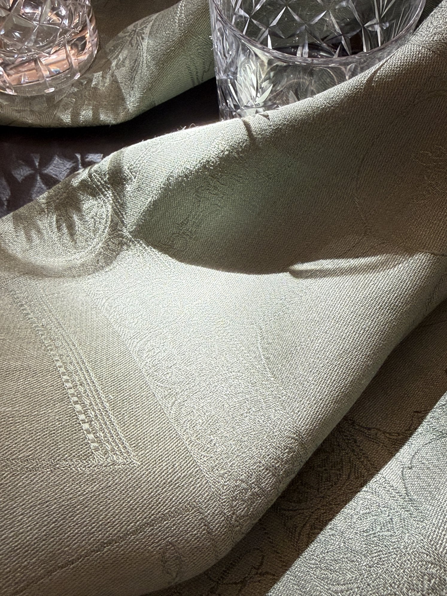 Jacquard Français "Cristal" (Verveine), Woven linen tea towel. Made in France. - Home Landing
