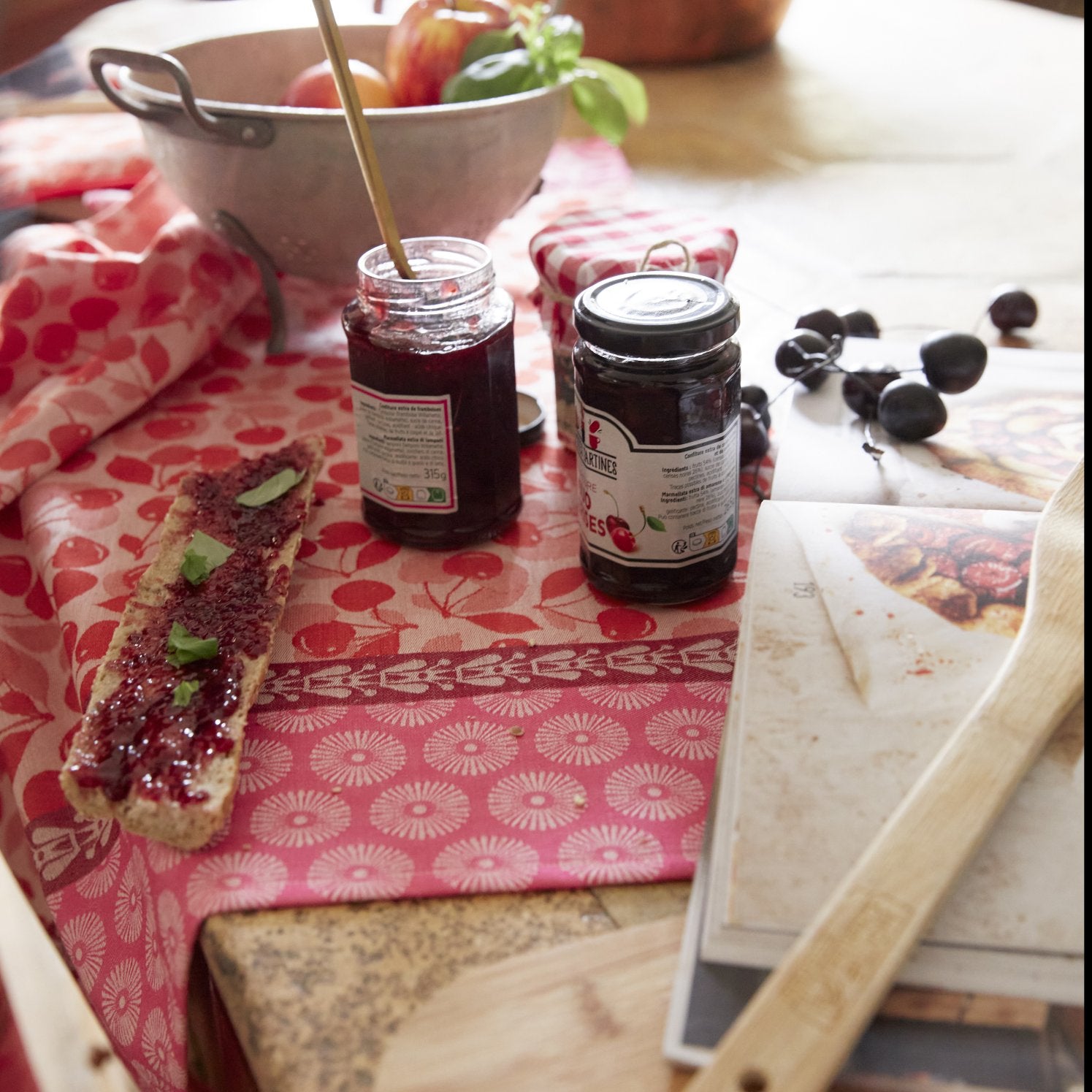 Jacquard Francais "Cerises" (Red), Woven cotton tea towel. Made in France.