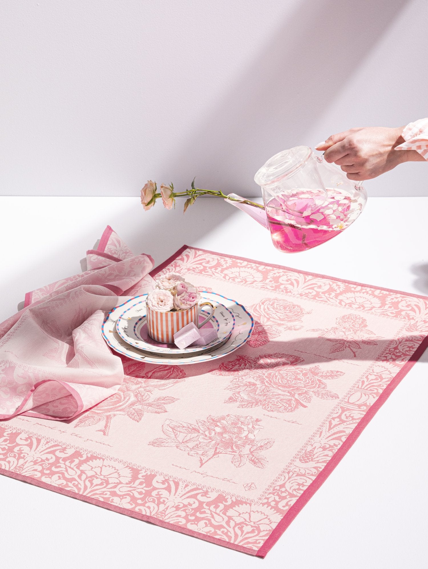 Jacquard Francais "Jardin des roses" (Pink), Woven cotton tea towel. Made in France.