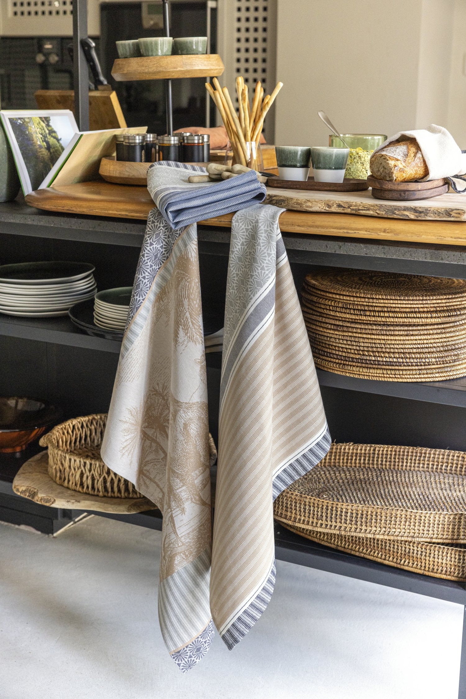 Jacquard Français "Dune Rayures" (Argan), Woven cotton tea towel. Made in France. - Home Landing