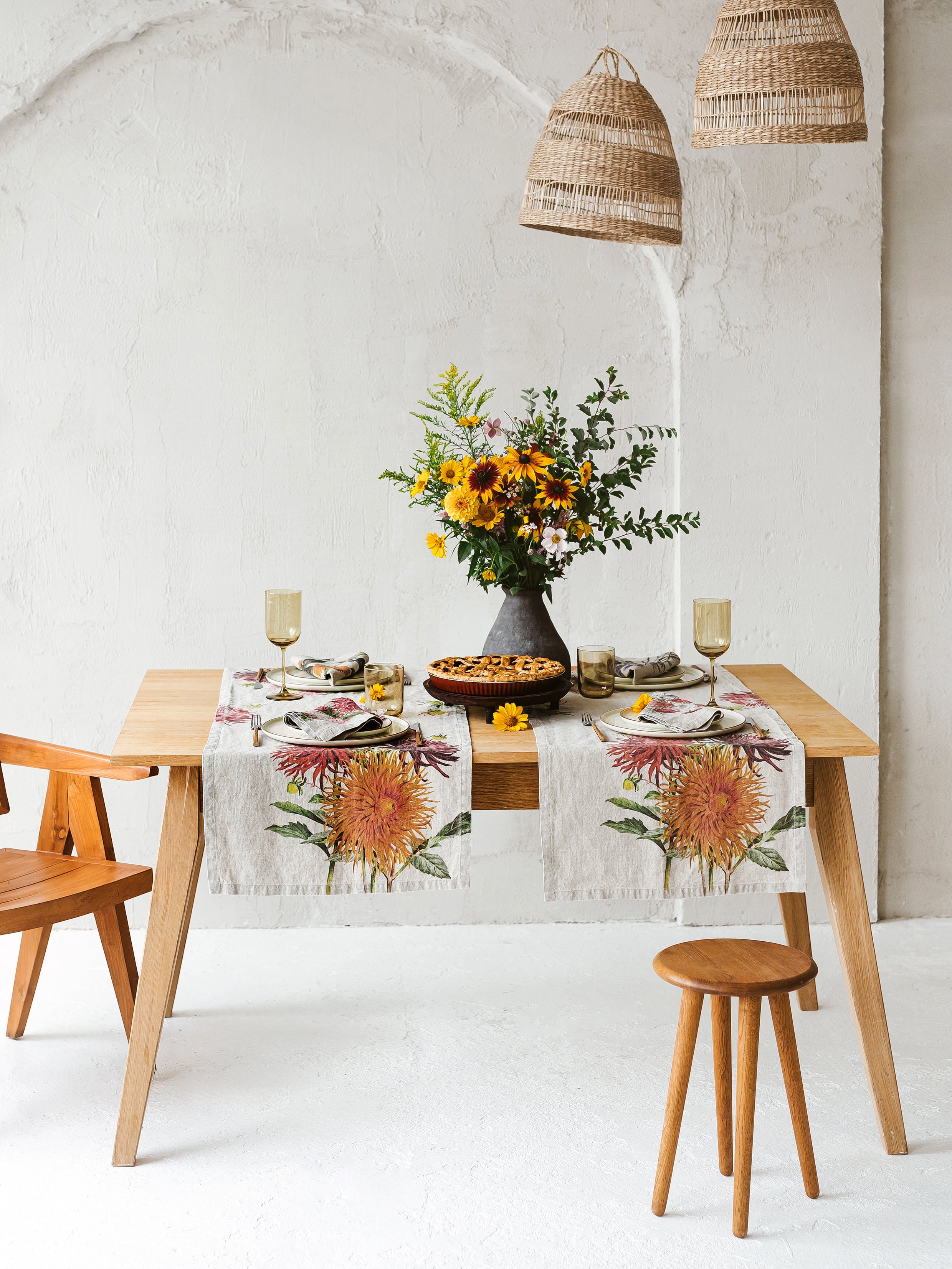 Linoroom “Country Flowers,” Pure linen printed table runner.