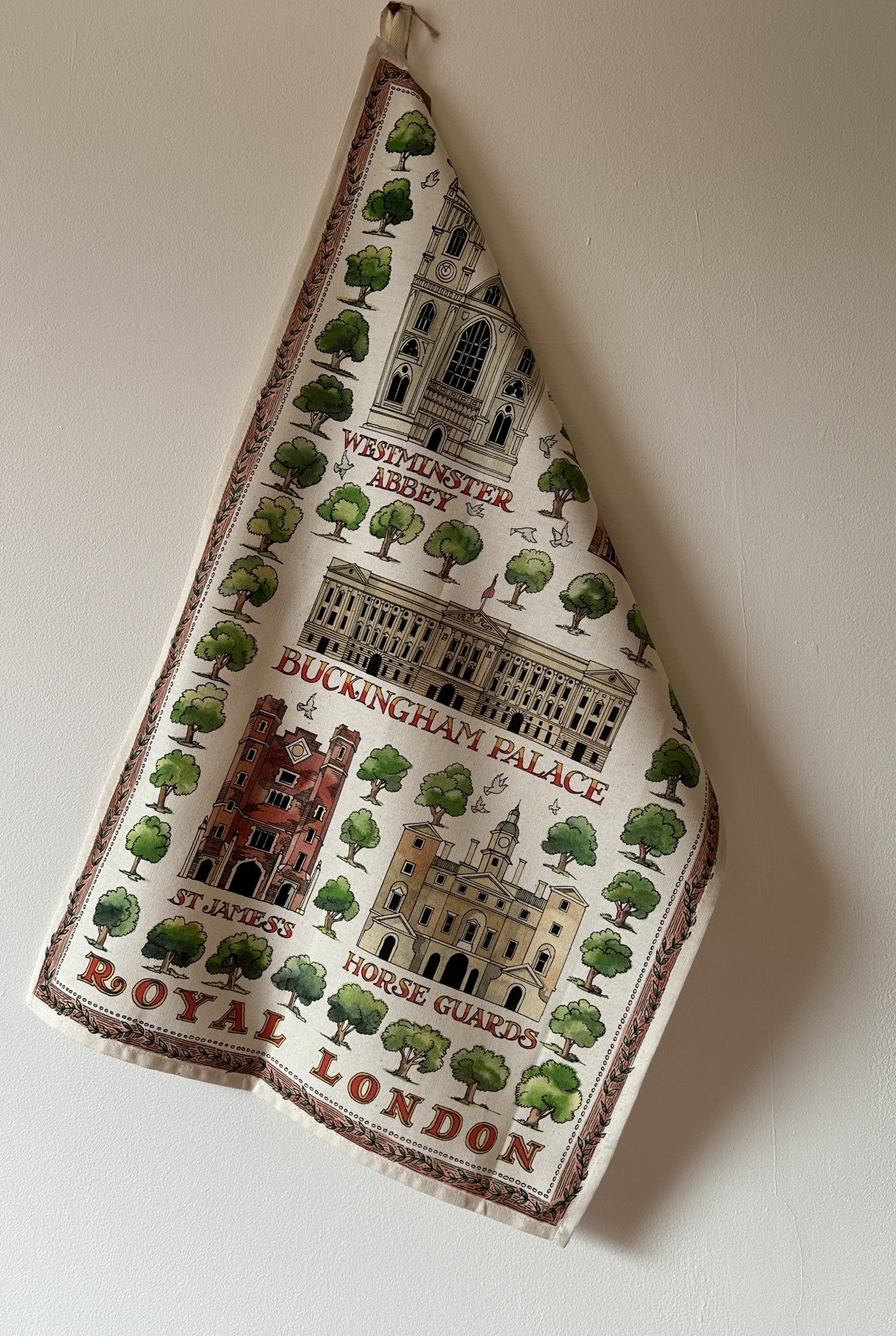 Emma Bridgewater "Royal London", Pure cotton tea towel. Printed in the EU.