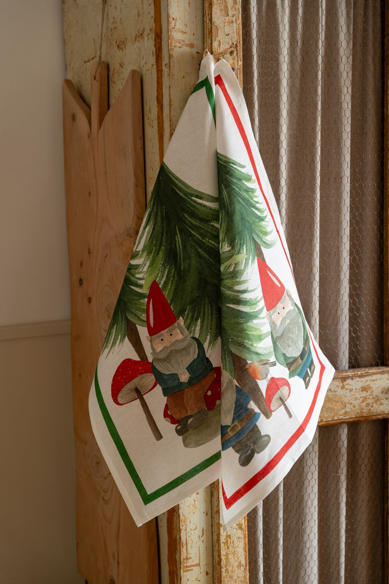Tessitura Toscana Telerie, “Jolly Elf - Green”, Pure linen printed tea towel.