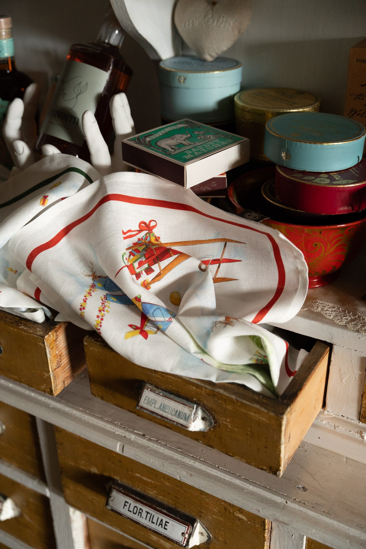 Tessitura Toscana Telerie, “Air Christmas - Green”, Pure linen printed tea towel.