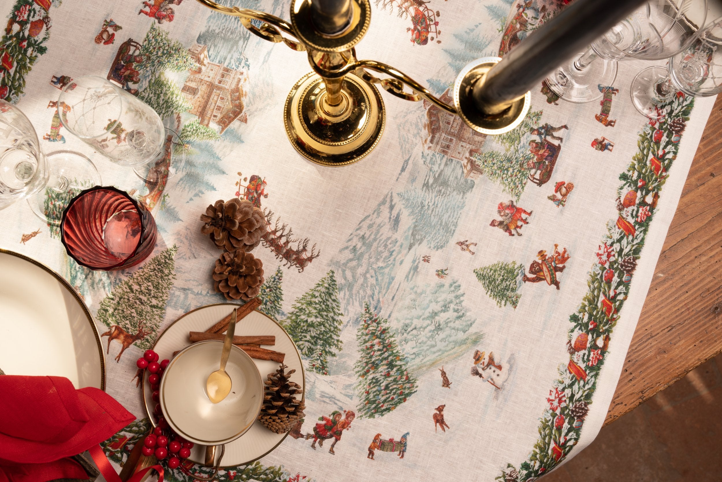 Tessitura Toscana Telerie, “Incanto”, Pure linen printed tablecloth.