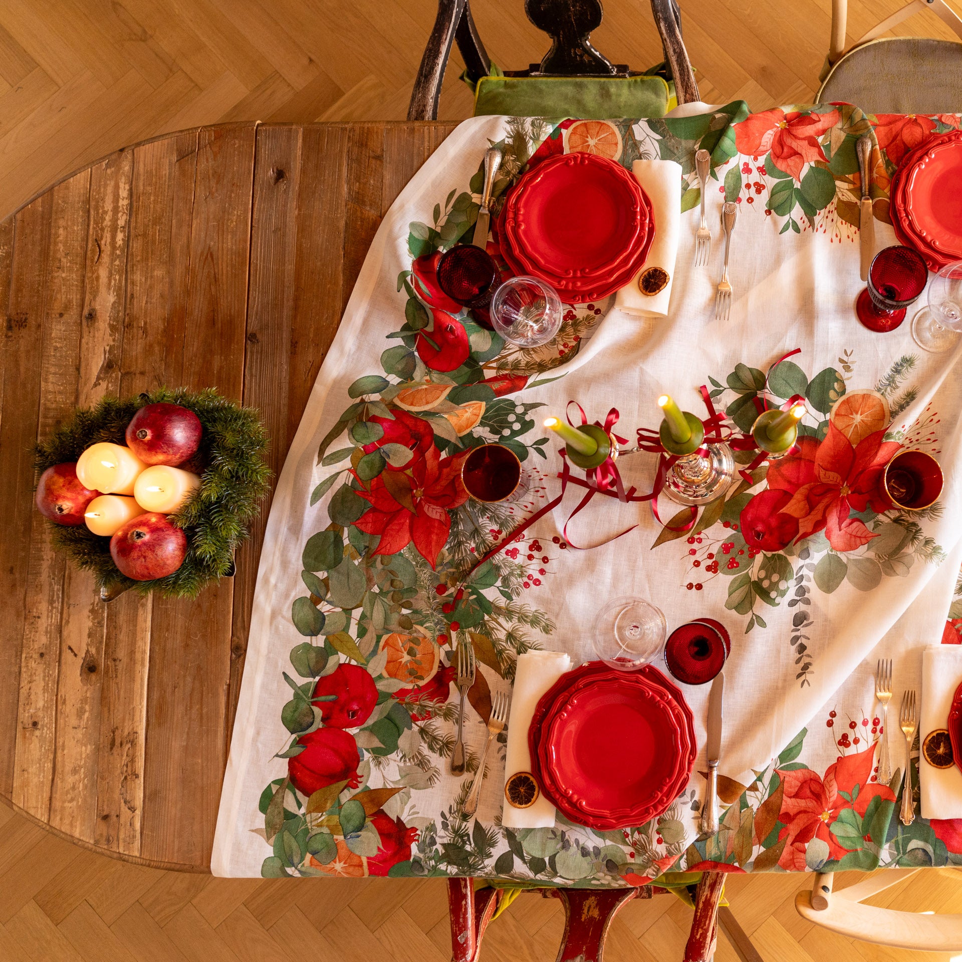 Tessitura Toscana Telerie, “Garland Glee”, Pure linen printed table runner.