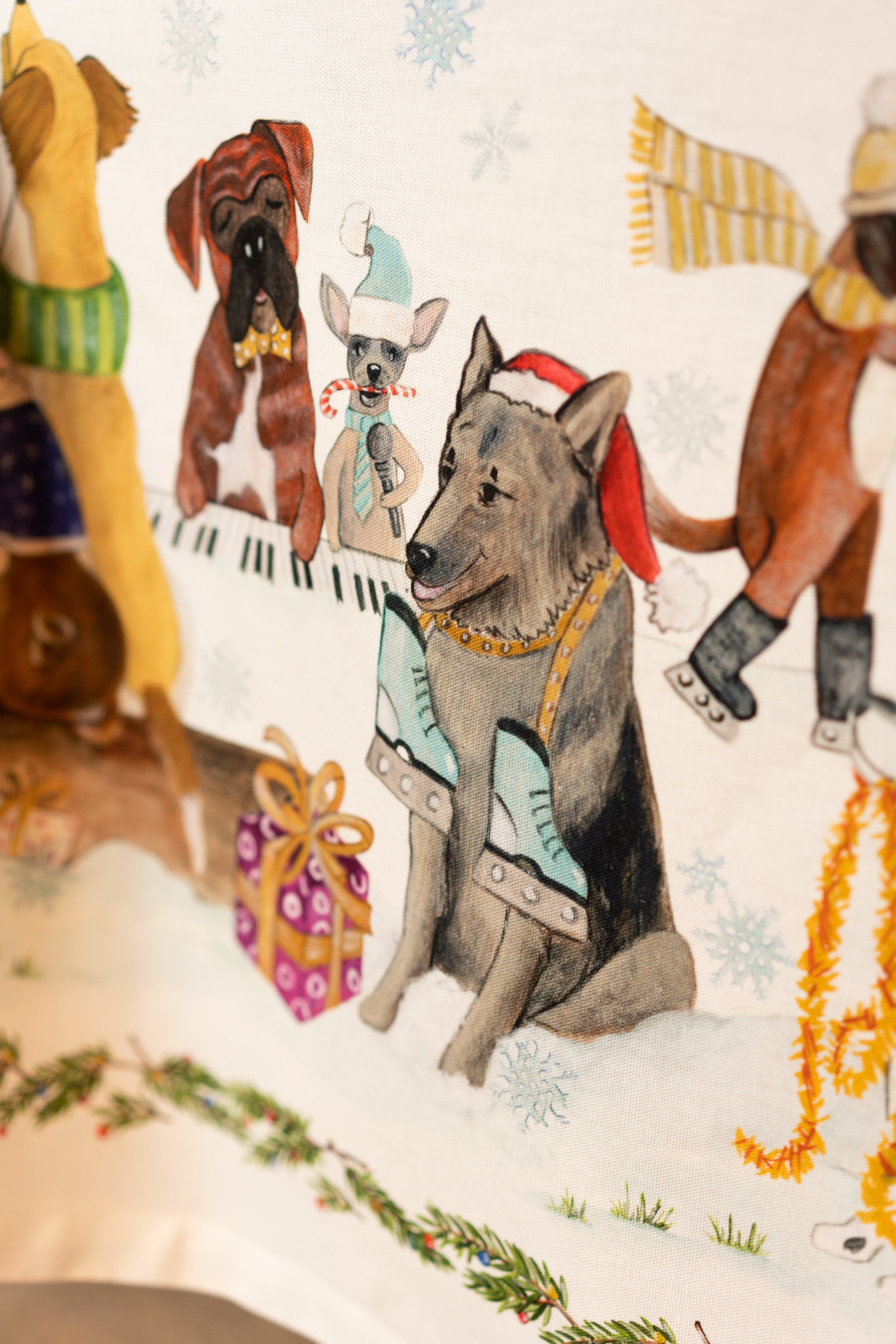 Tessitura Toscana Telerie, “Jingle Woof”, Pure cotton printed table runner.