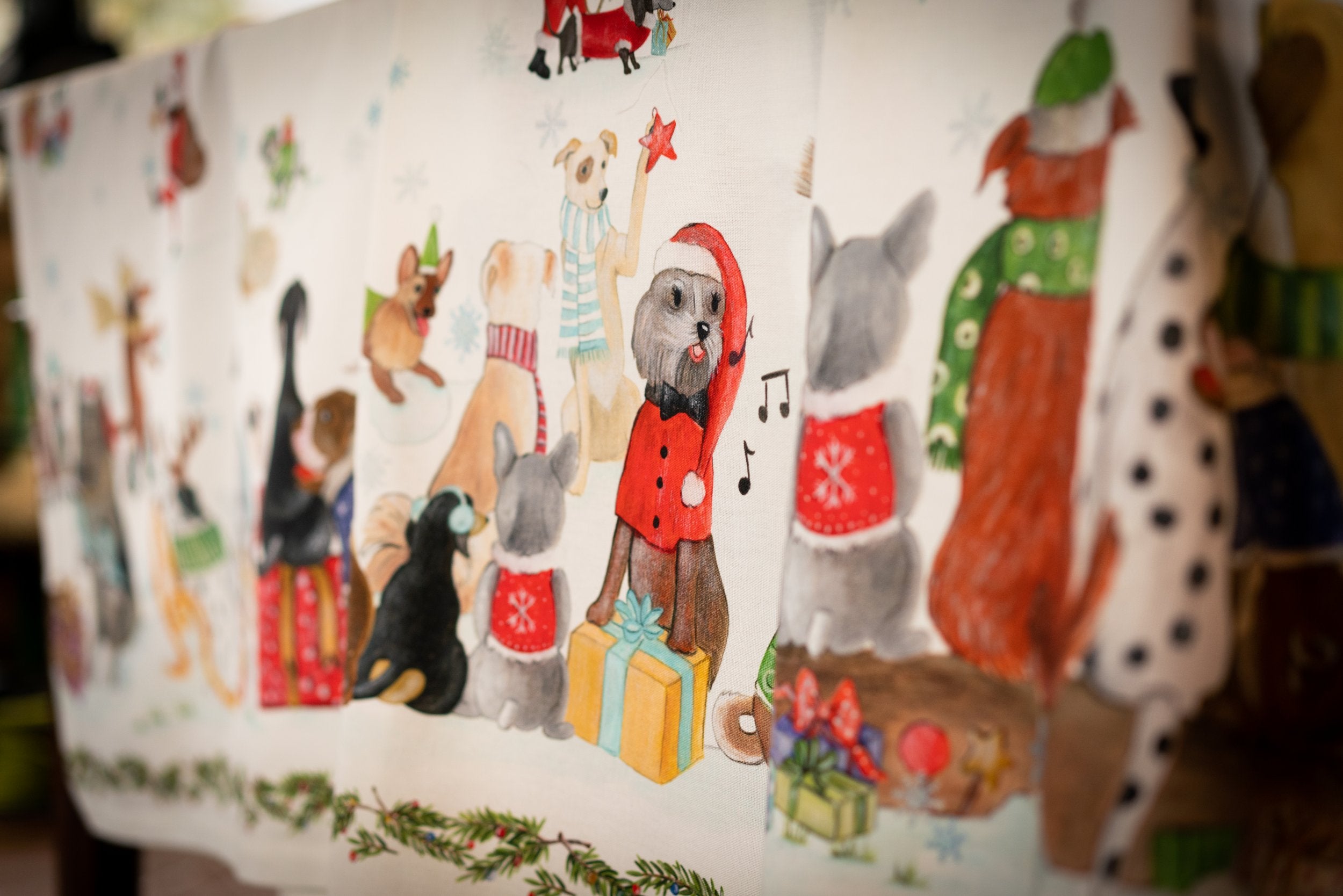 Tessitura Toscana Telerie, “Jingle Woof”, Pure cotton printed tablecloth.