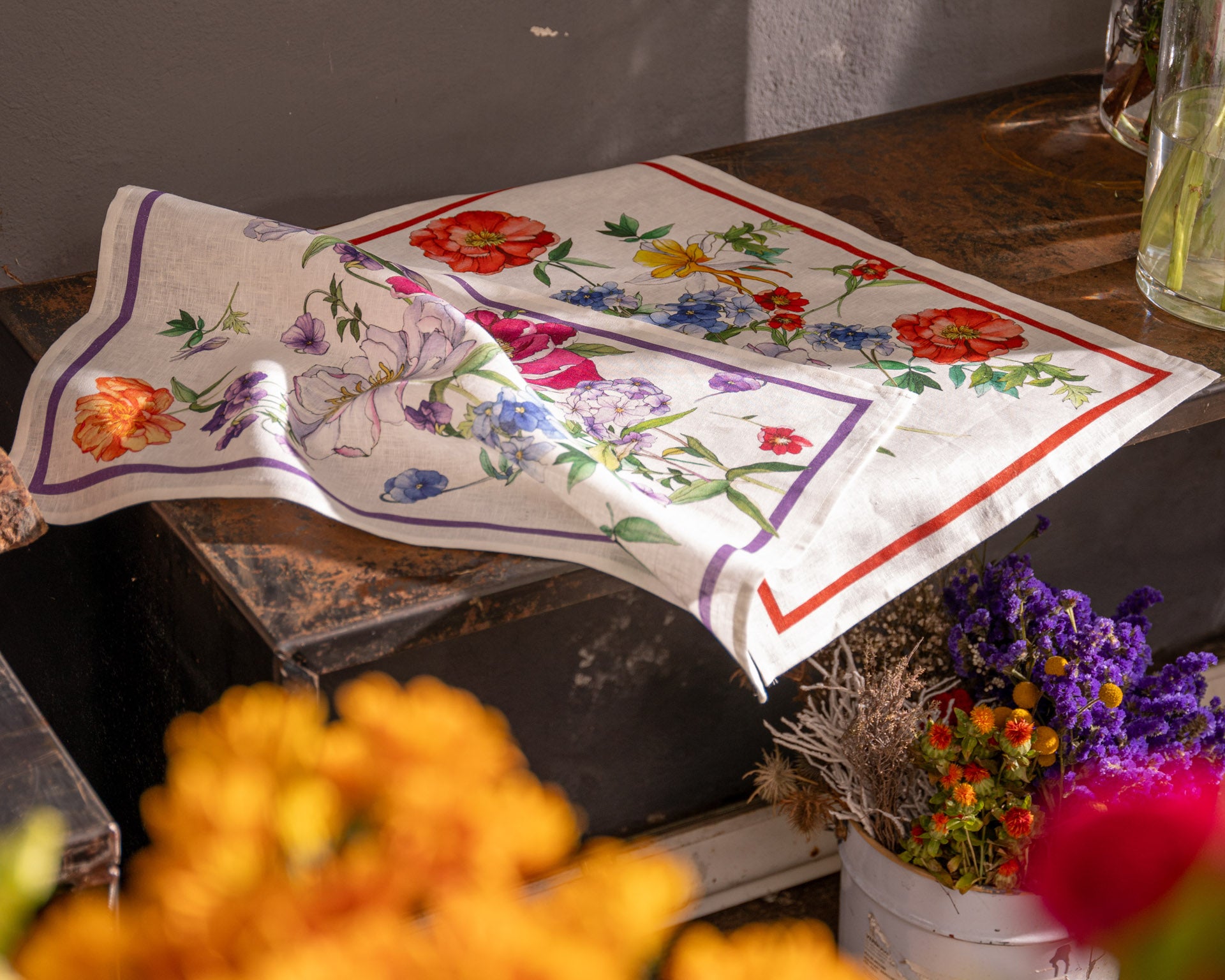 Tessitura Toscana Telerie, “Antea - Violet”, Pure linen printed tea towel.