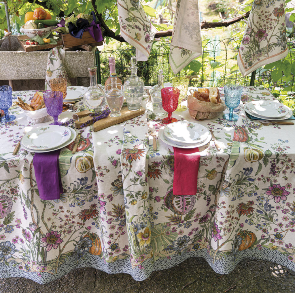 Tessitura Toscana Telerie, “Biloba”, Pure linen printed tablecloth. - Home Landing