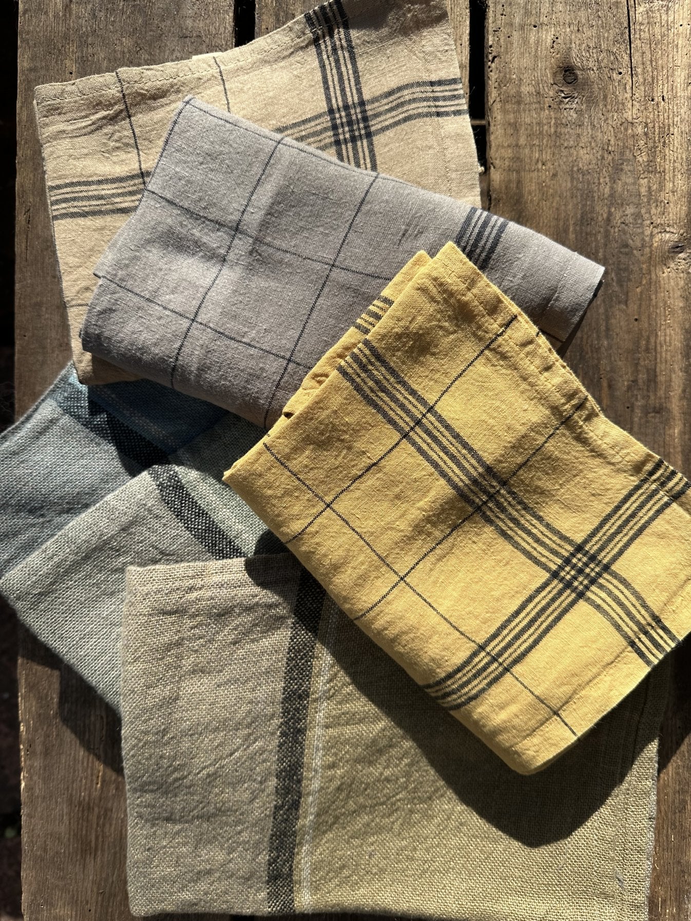 Charvet Editions "Dublin – Vert de Gris", Rustic woven linen tea towel. Made in France.
