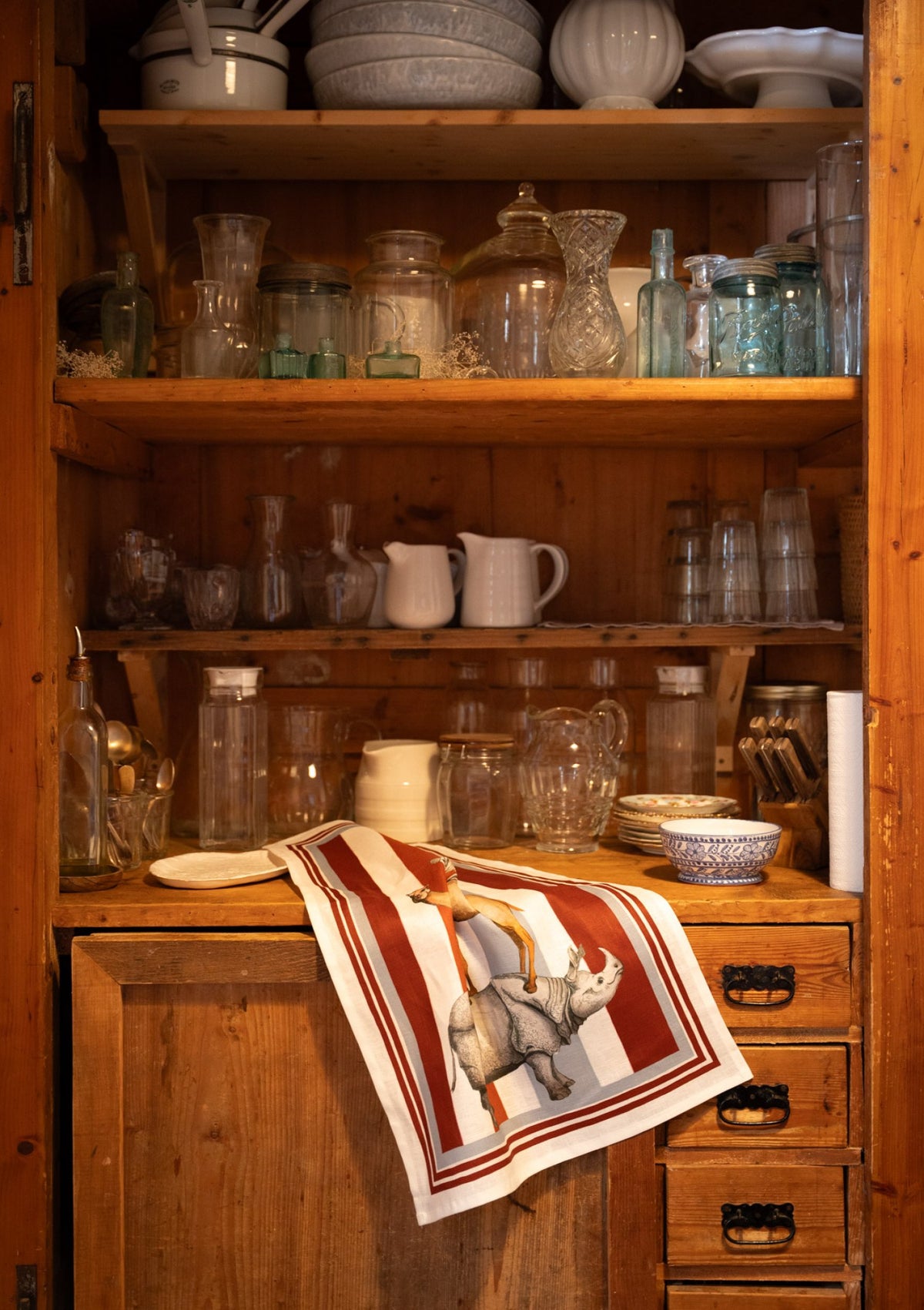 Tessitura Toscana Telerie, “Brema-Rino”, Pure linen printed tea towel.