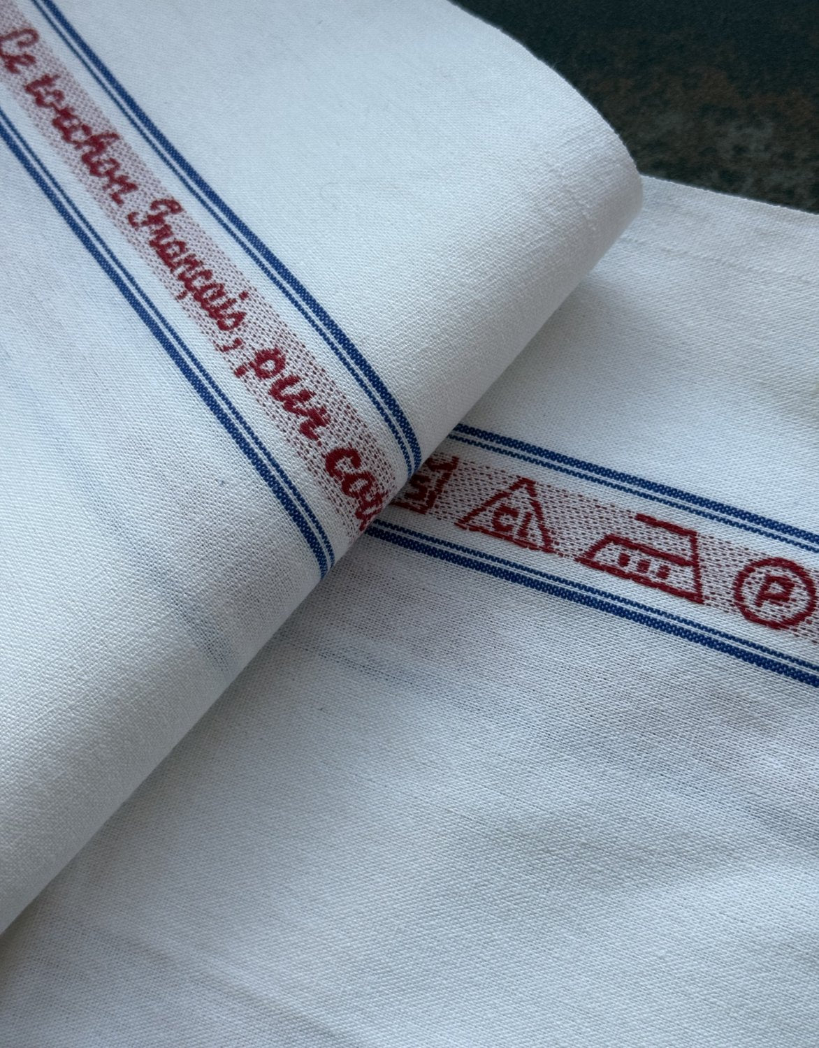 Charvet Editions "Le Tourchon Francais", white woven cotton tea towel. Made in France. - Home Landing