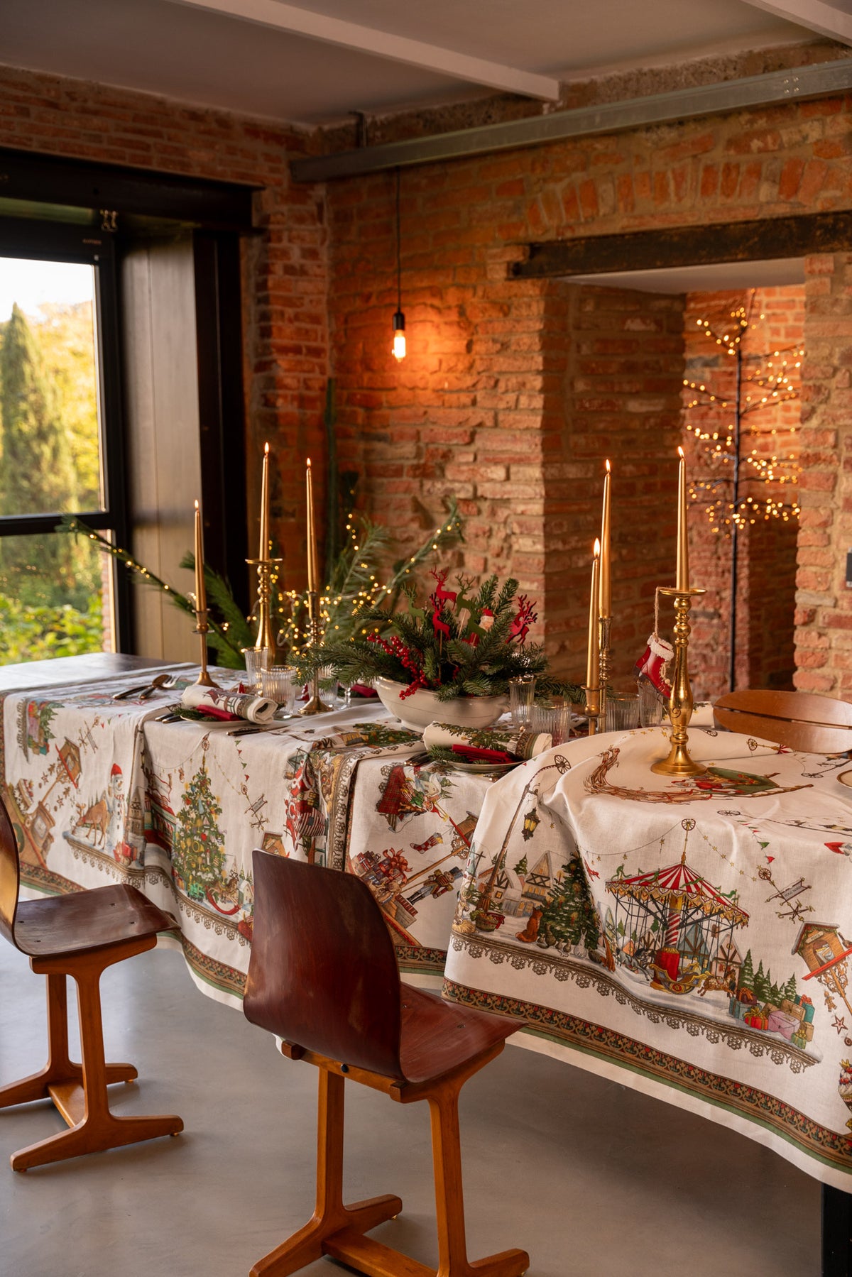 Tessitura Toscana Telerie, “Natalis”, Linen printed tablecloth.