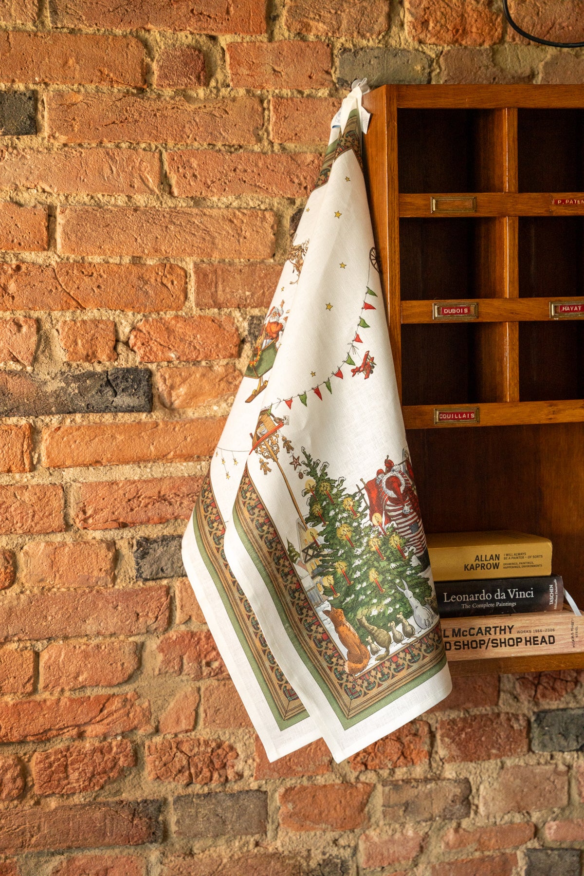 Tessitura Toscana Telerie, “Natalis-Claus”, Pure linen printed tea towel. - Home Landing