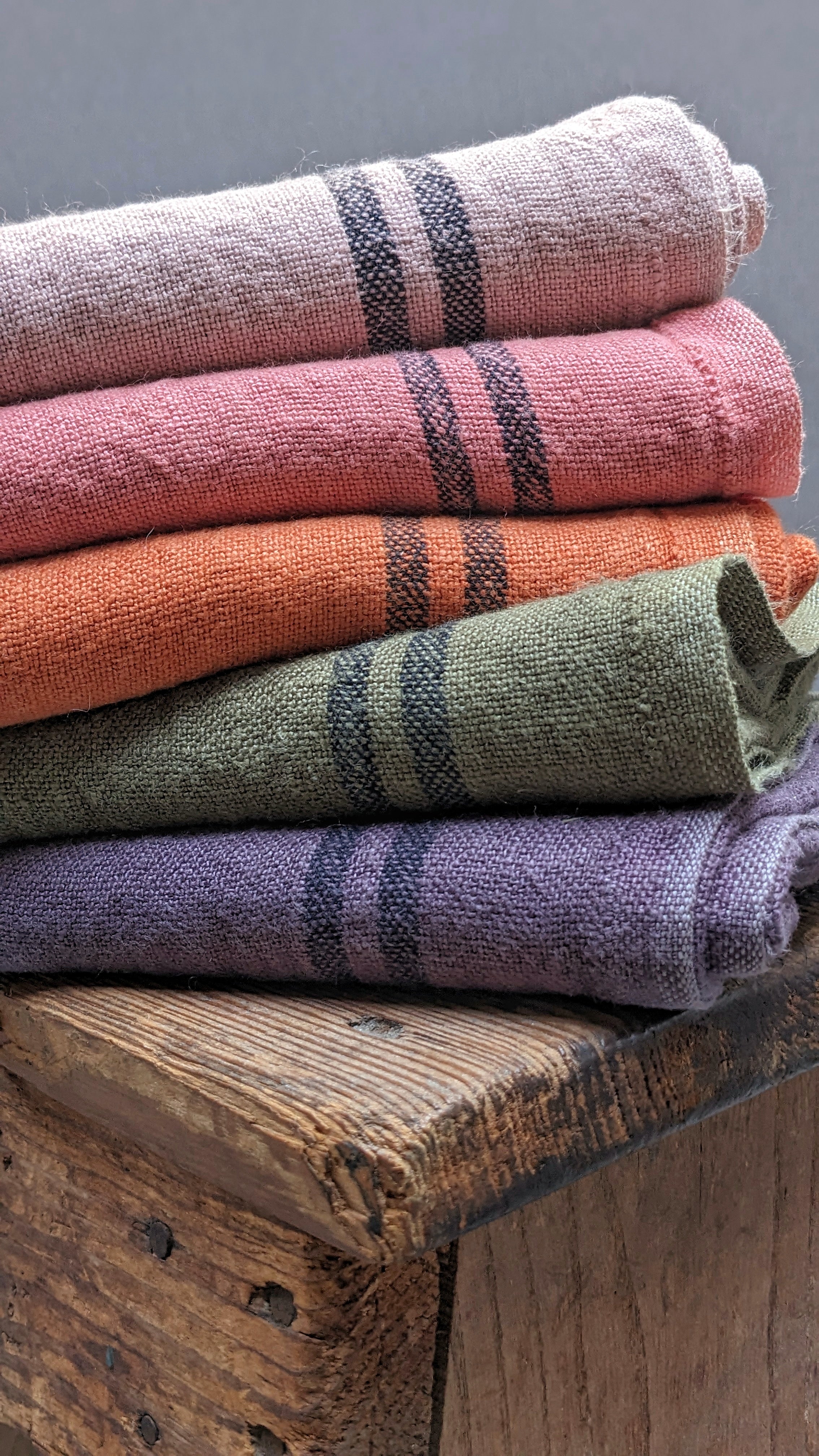 Charvet Editions "Country Washed & Dyed" (Aubergine), Woven linen tea towel. Made in France.