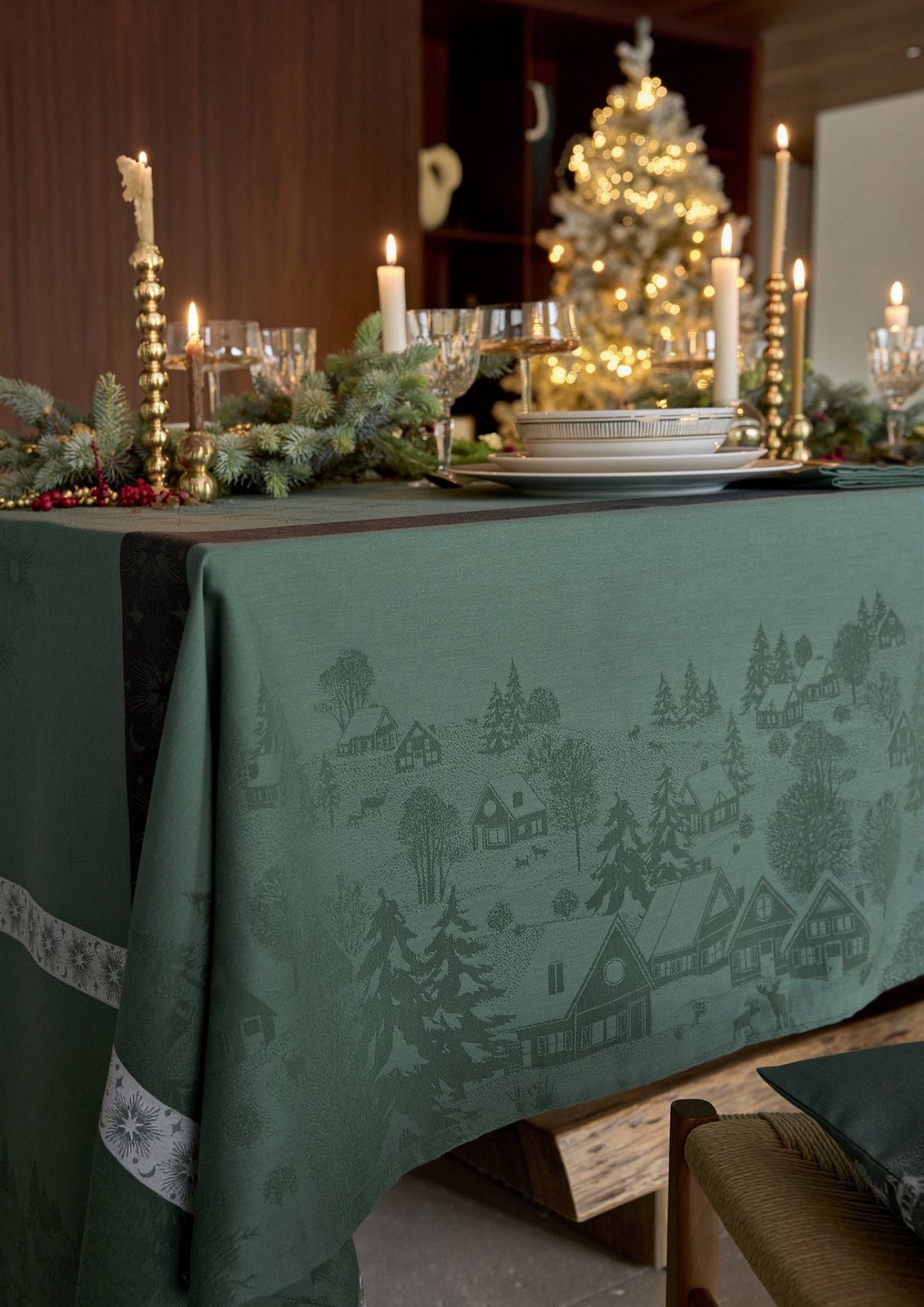 Jacquard Français "Sous Les Etoiles” (Green), Woven cotton tablecloth. France.