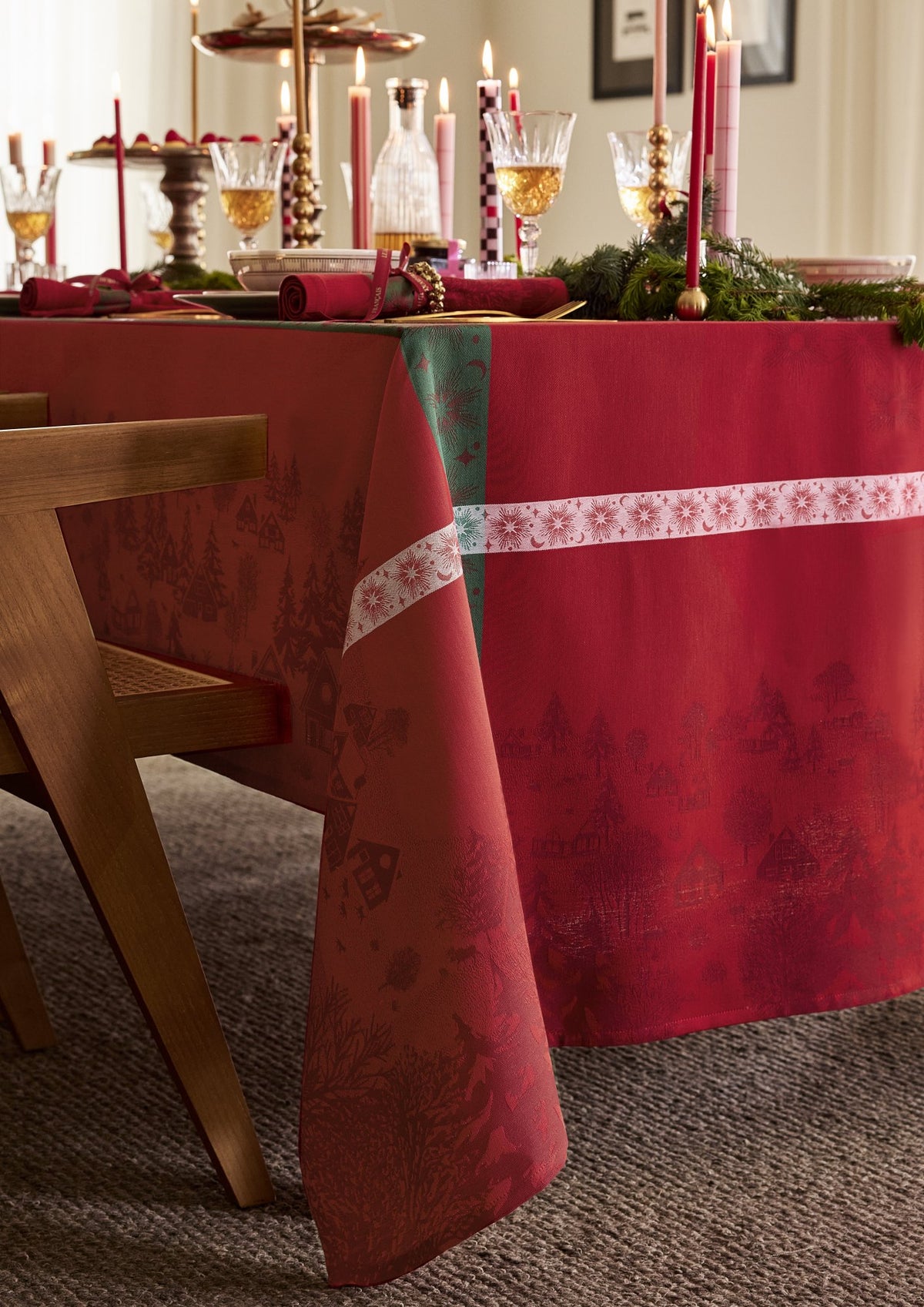 Jacquard Français "Sous Les Etoiles” (Red), Woven cotton tablecloth. France.